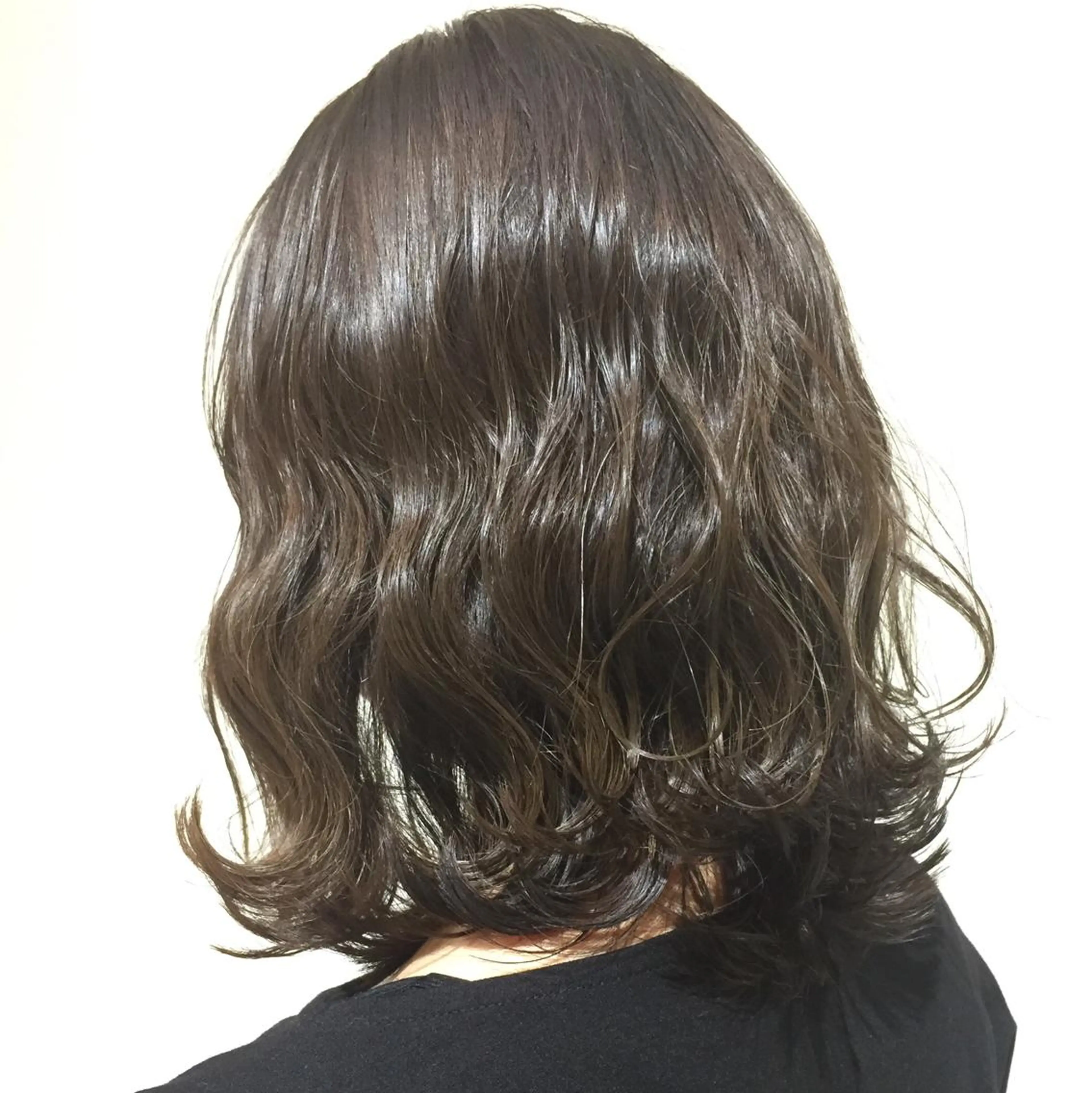 カラー グレージュ 中林 由佳のヘアスタイル