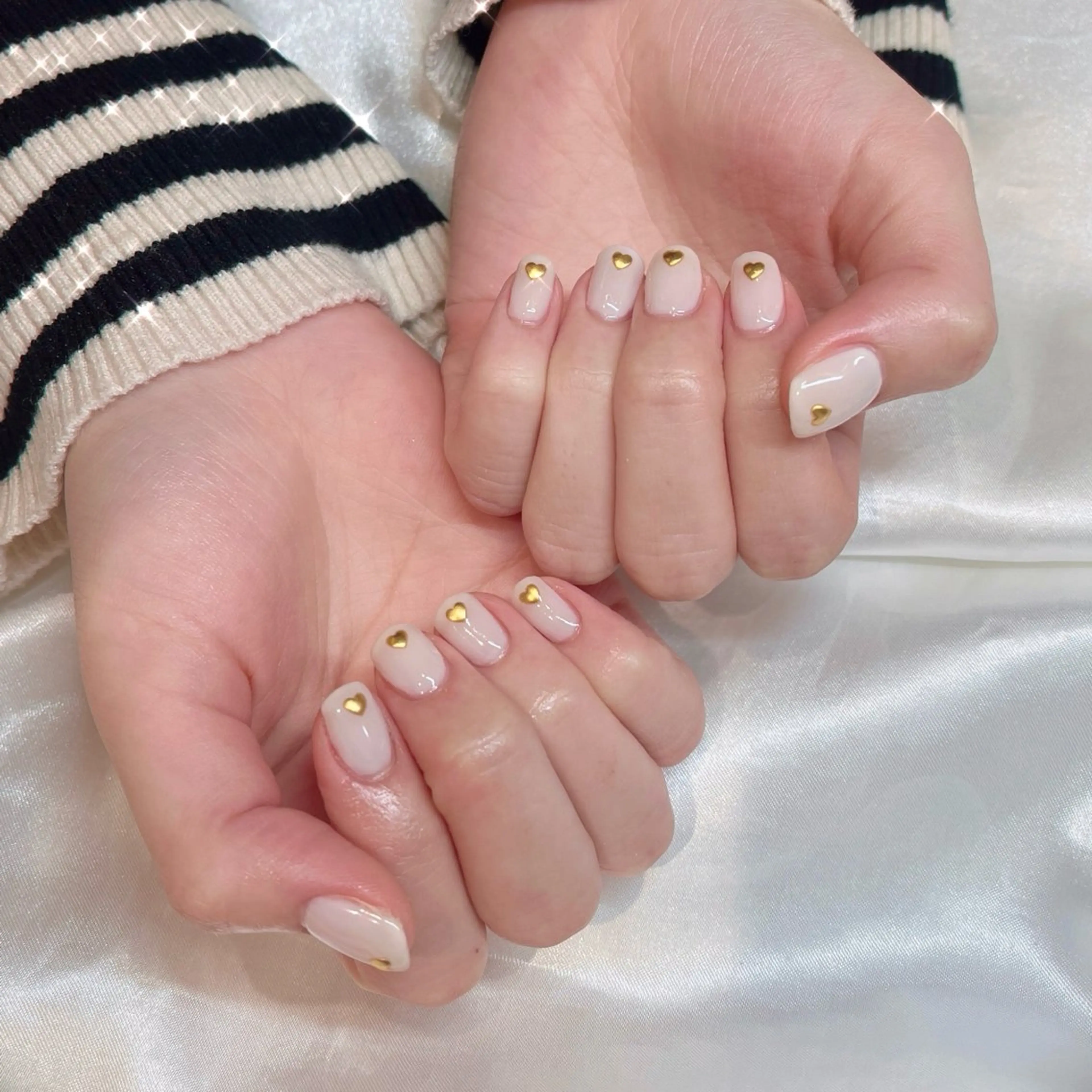 ネイル ゴールド ハート ワンカラーネイル nail salon HERA所属・HERA 小橋川のネイルデザイン