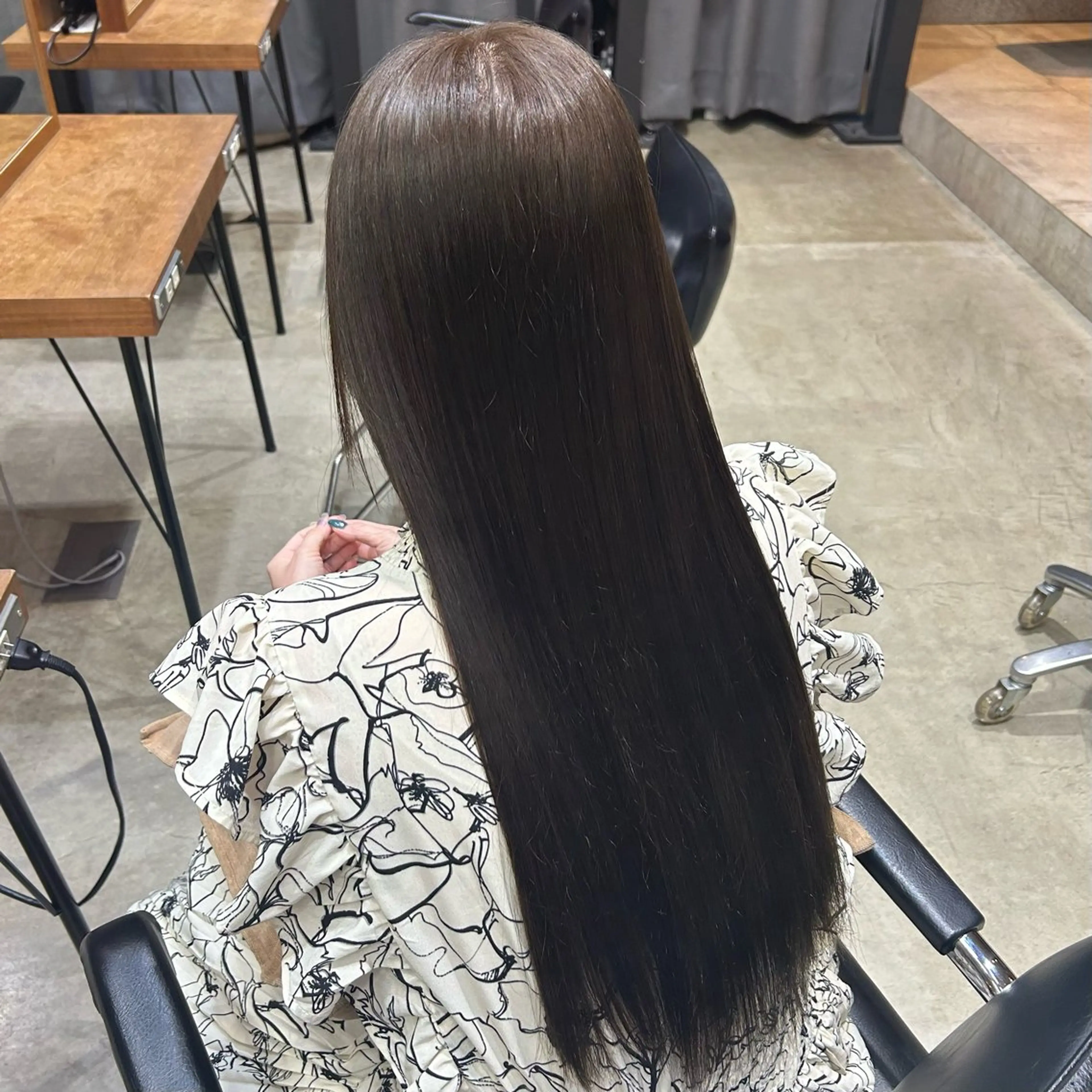 ロング 🌟艶ハイトーン 🌟Hinaのヘアスタイル