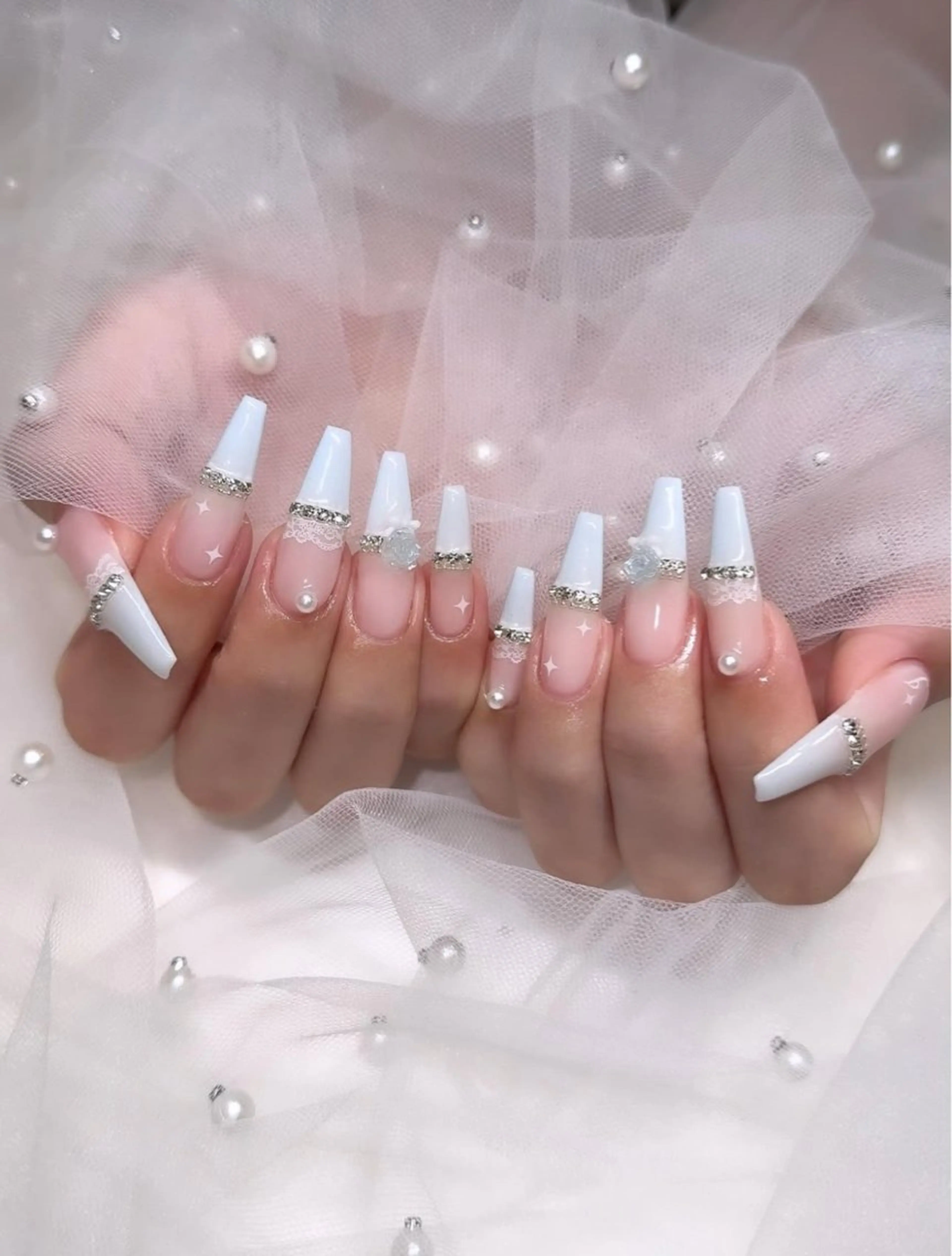 ネイル アニマル柄 オーロラネイル チークネイル フラッシュネイル ジェルネイル ハンドネイル Lyna Nail のネイルデザイン