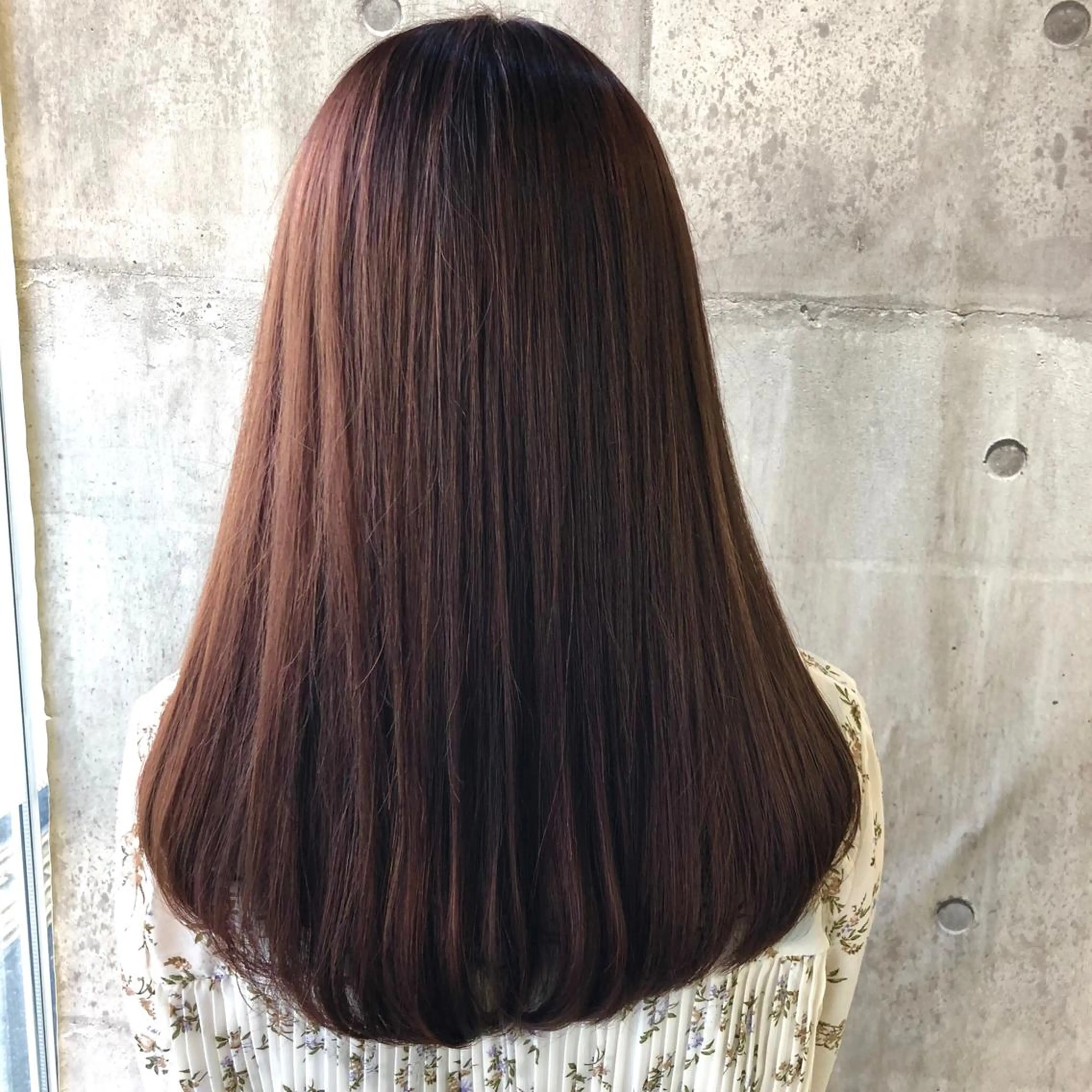 ロング カラー ブラウンカラー ハイトーンカラー ピンクカラー ピンクブラウン LiEN所属・菅沢 奈生のヘアスタイル
