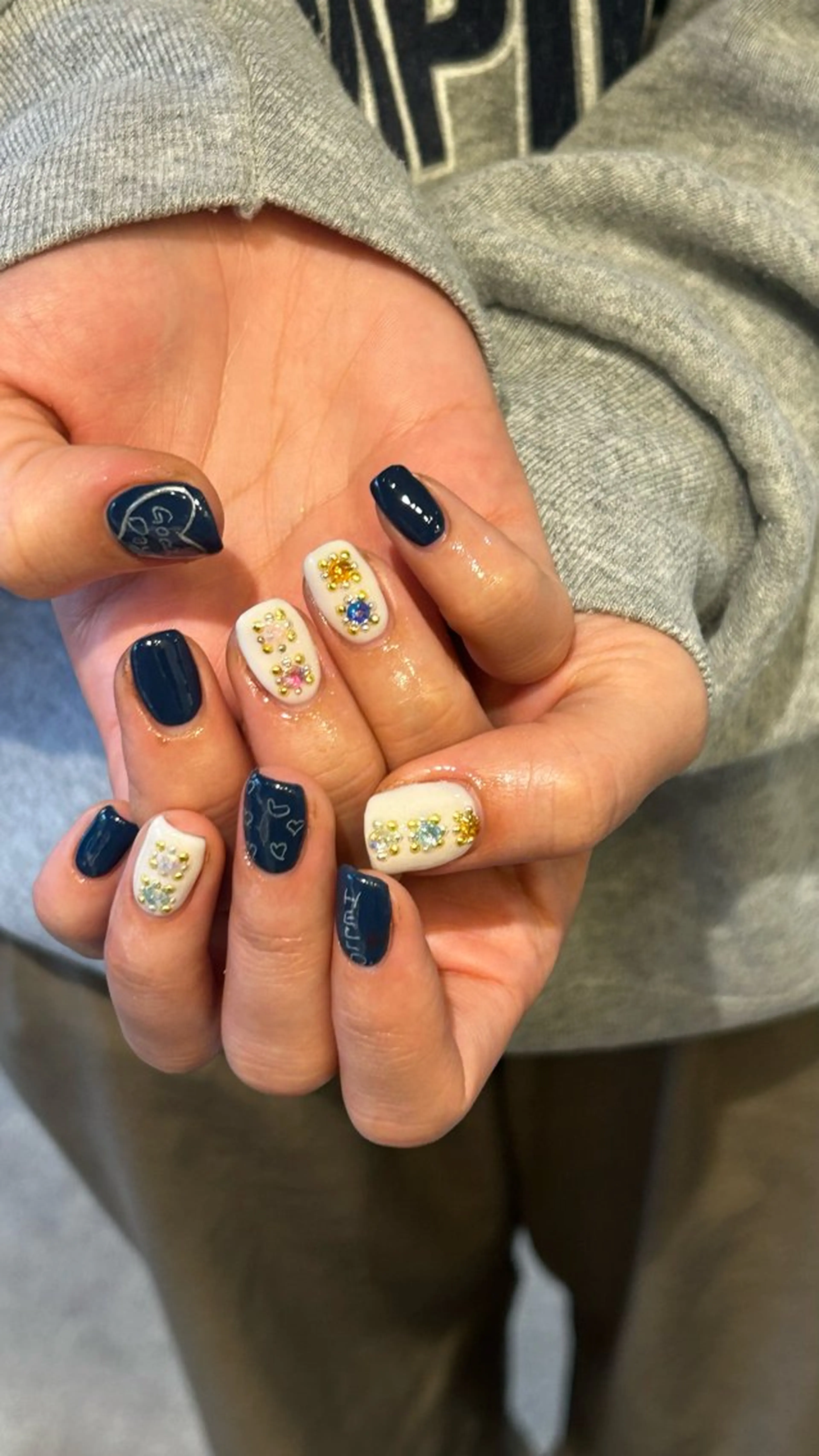 ネイル ハンドネイル ハンドケア 🌀個性派ネイル🌀 シノのネイルデザイン
