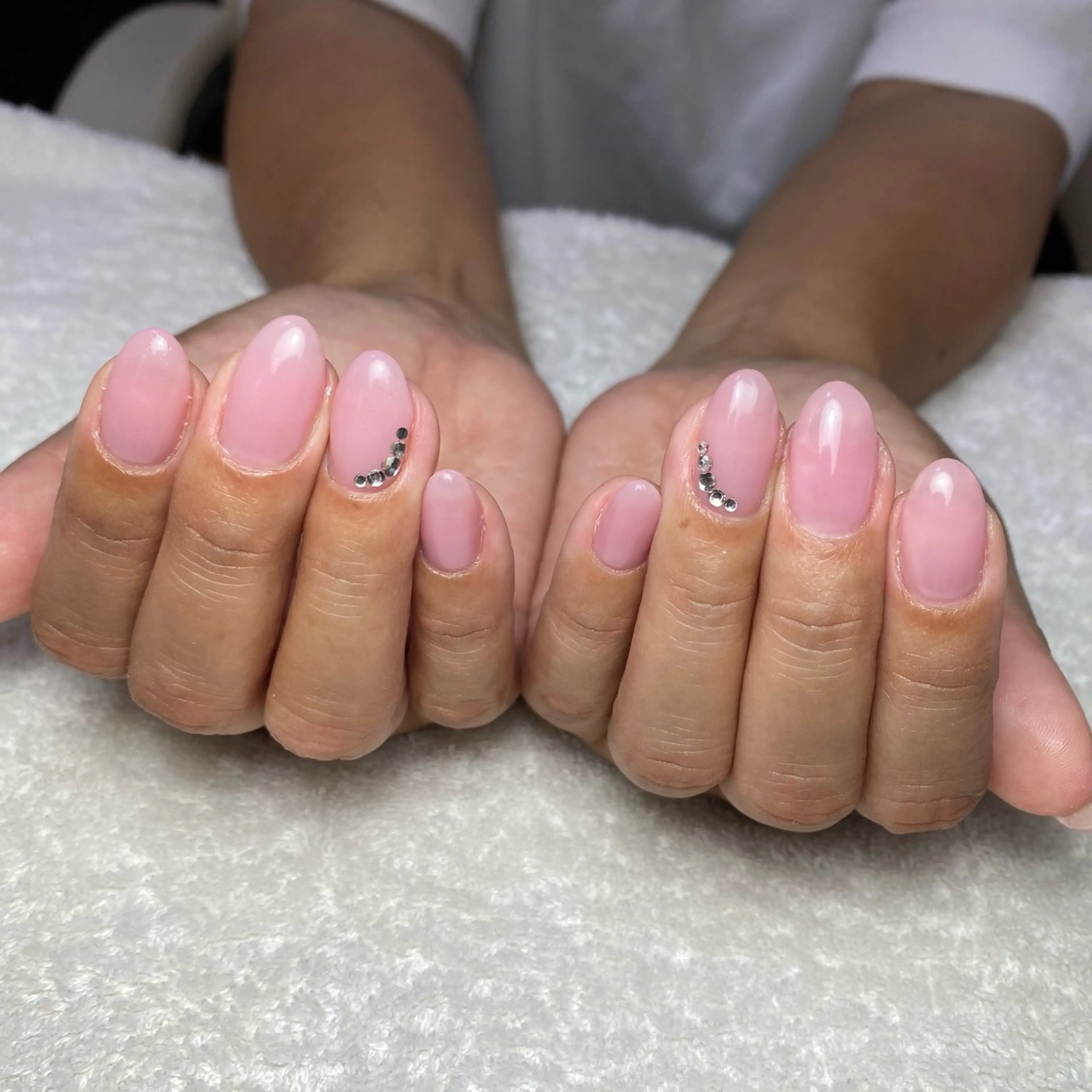 ネイル オフィスネイル ピンク 春ネイル ハンドネイル COCO+所属・COCO +のエステ・リラクイメージ