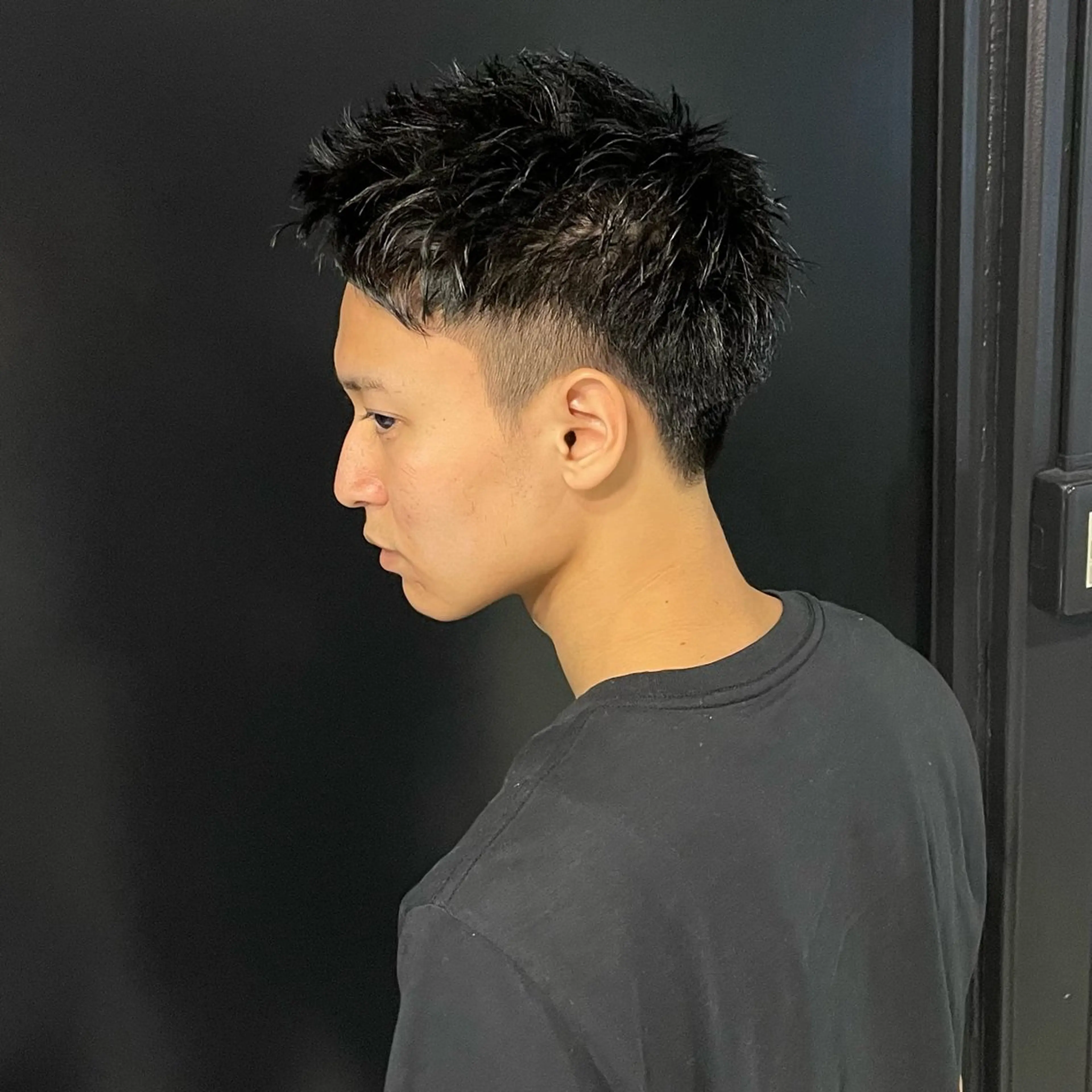 ショート メンズ スパイキーショート 刈り上げ ショートヘア カット トリートメント ヘアセット スパイキーショート アメ村【戸兵吏駒】のヘアスタイル
