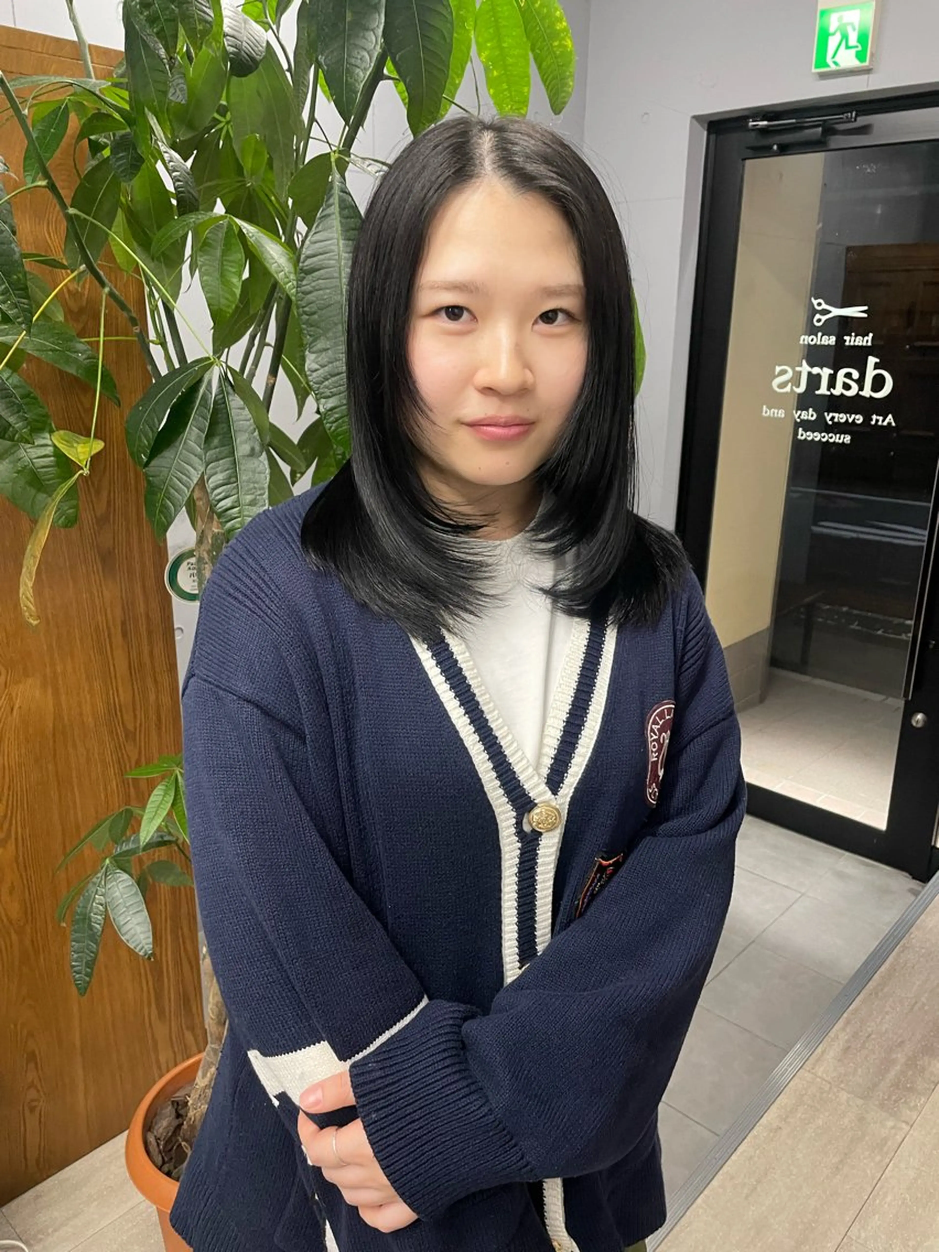 セミロング 顔まわりレイヤー 韓国風ヘア レイヤーカット 似合わせカット カット darts所属・マツダ レンのヘアスタイル