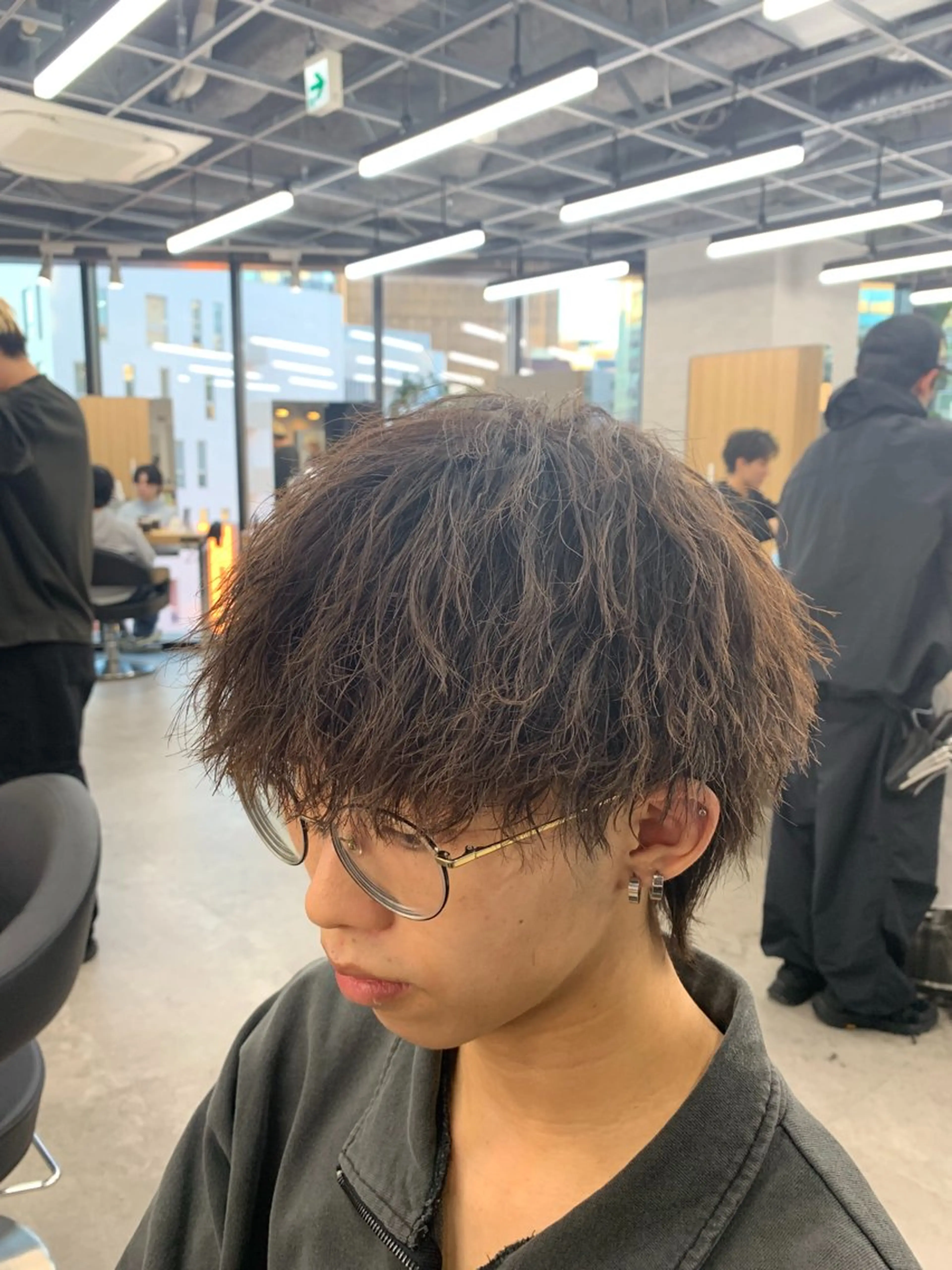 ショート パーマ メンズ センターパート メンズハイライト メンズメッシュ マッシュ メンズパーマ メンズ🐺カラー／ 垢抜け🔥木村晴希のヘアスタイル