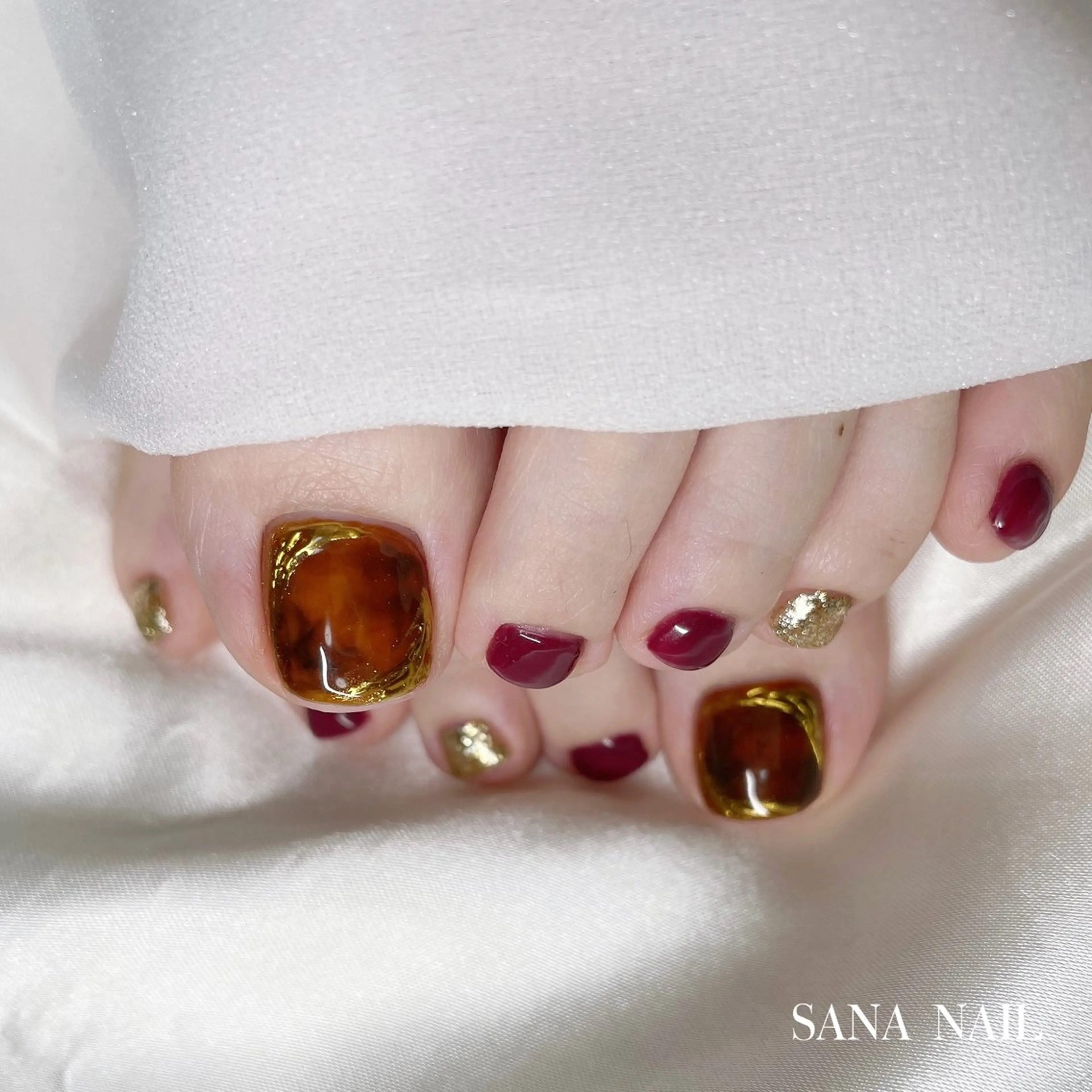 ネイル べっ甲ネイル フットネイル nailsalon SANANAILのネイルデザイン