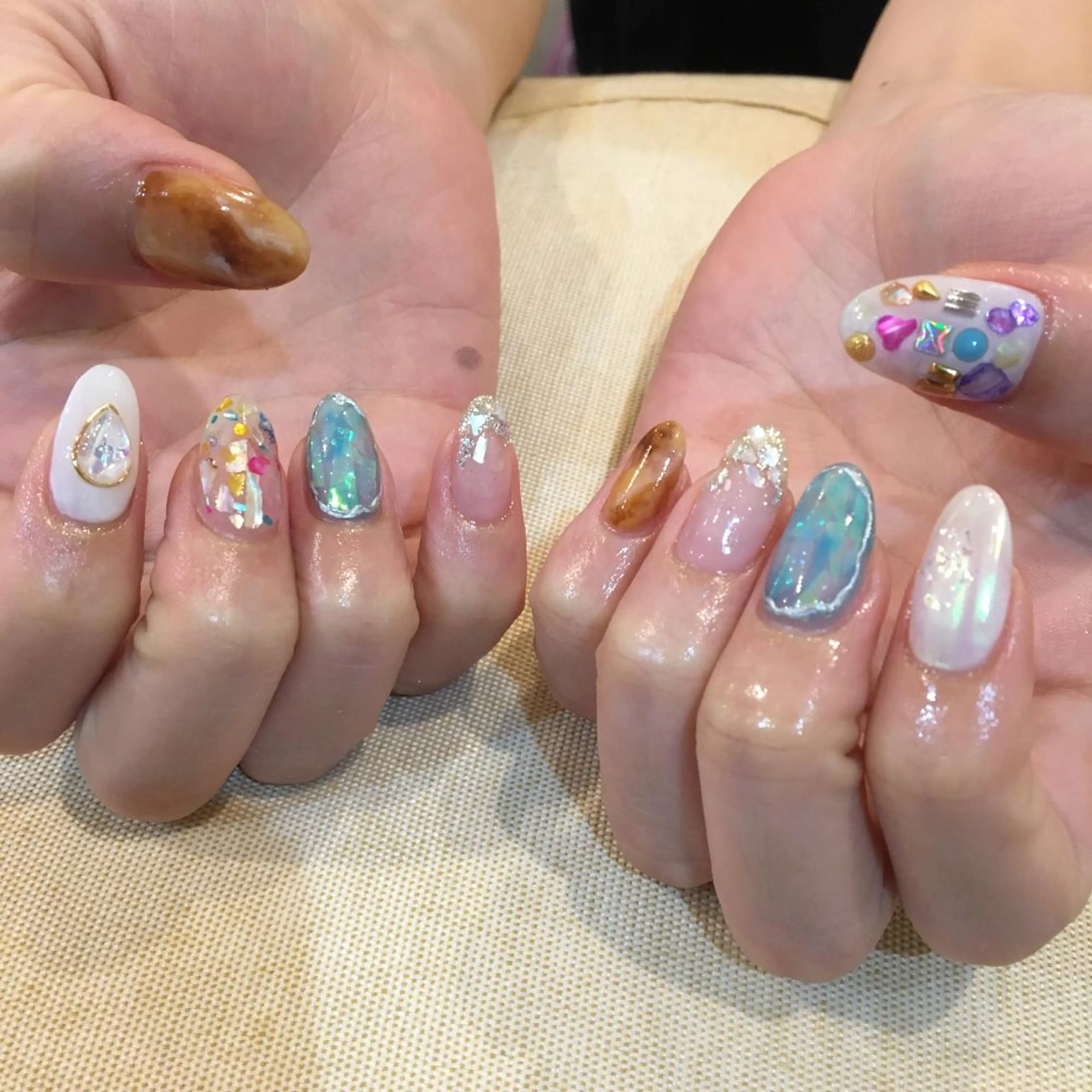 ネイル Nailsalon Charis.yuのネイルデザイン