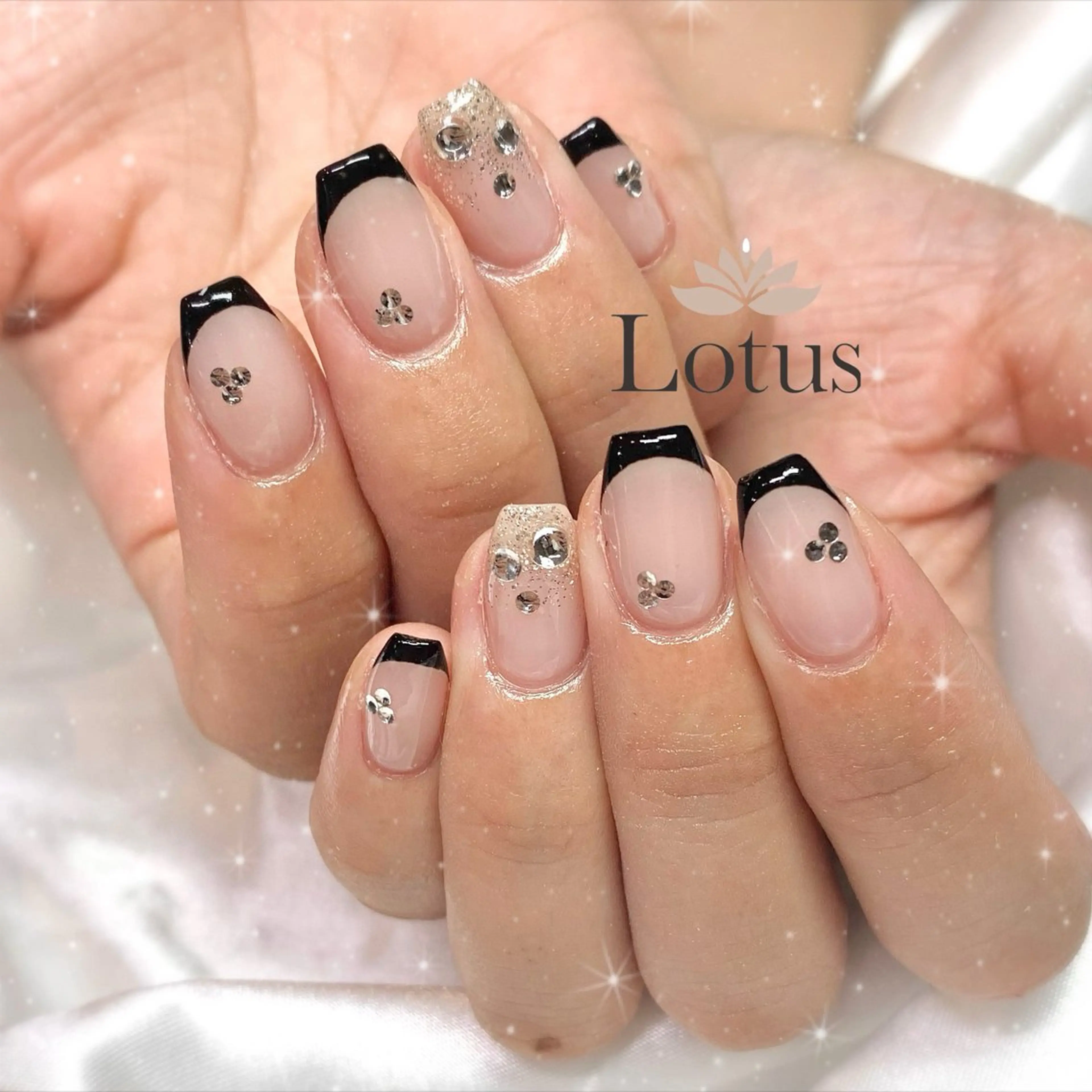 ネイル フレンチネイル Lotus 原田《パラジェル有》のネイルデザイン