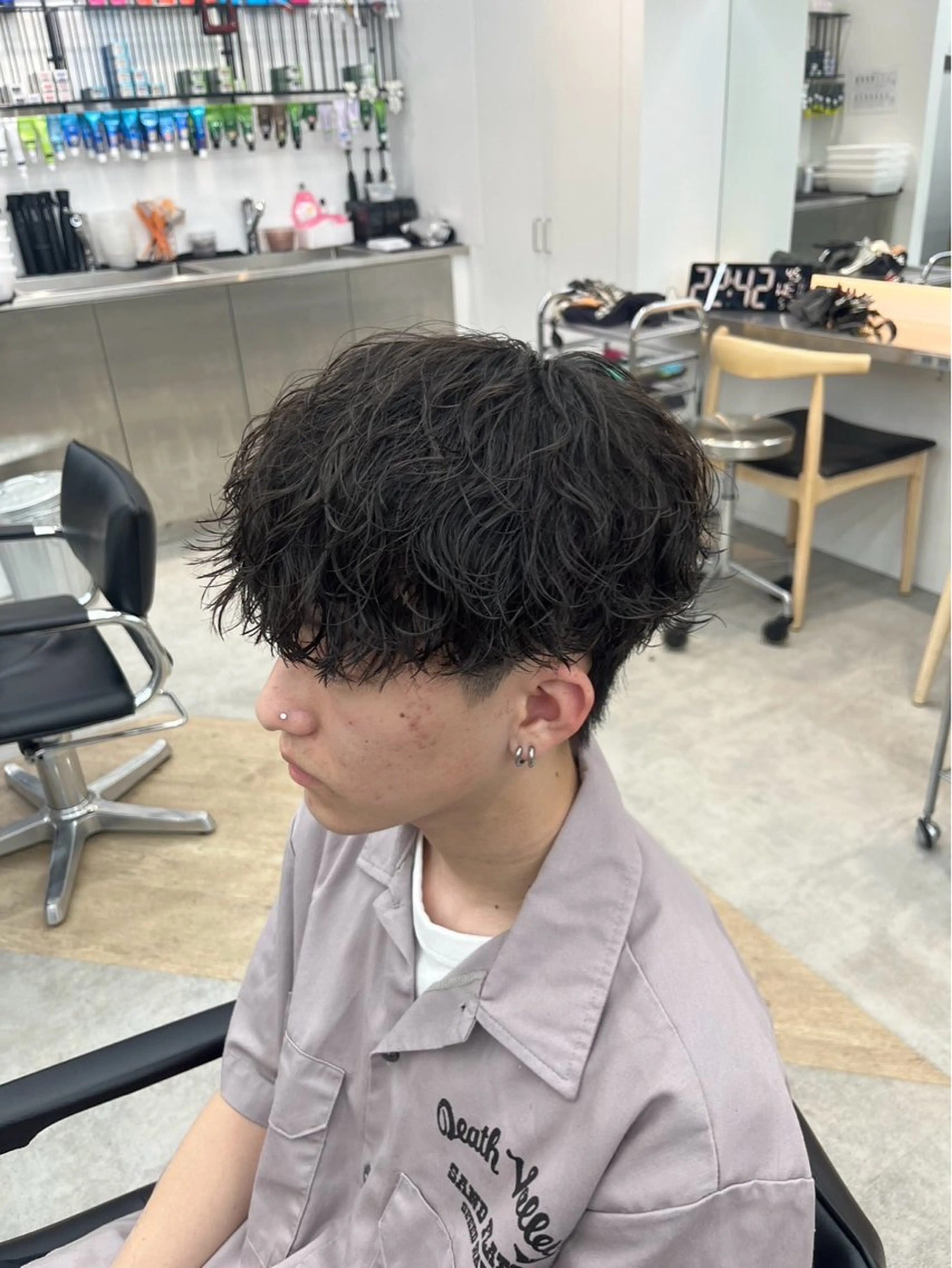 ショート カラー パーマ メンズ キッズ メンズパーマ メンズツイストパーマ ツイストパーマ 栄💗メンズパーマ| ハイトーン|haruのヘアスタイル