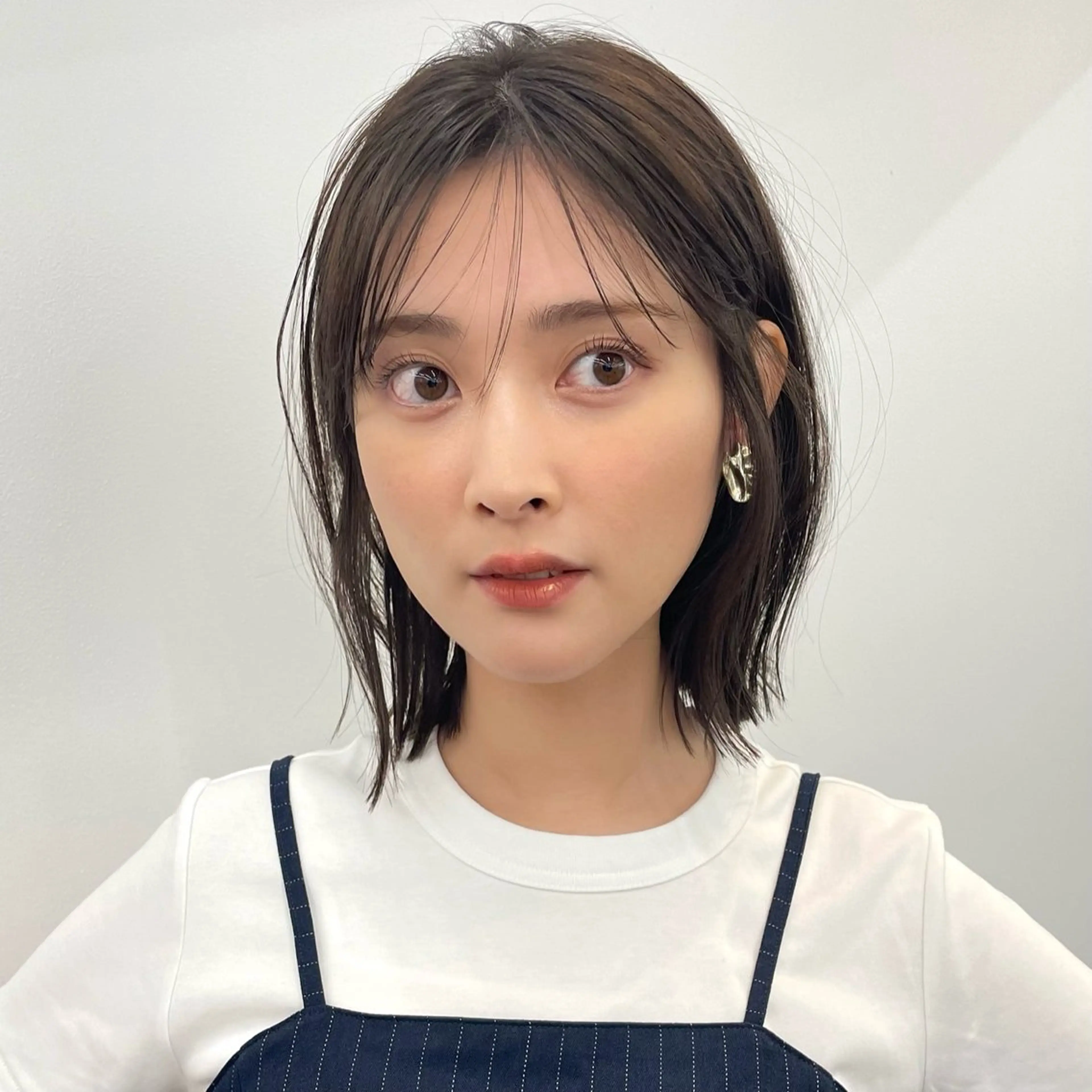 ミディアム 顔周りカット 小顔カット カット ヘアカラー トリートメント レイヤー/ショート透 明感カラー/西田祐賀のヘアスタイル