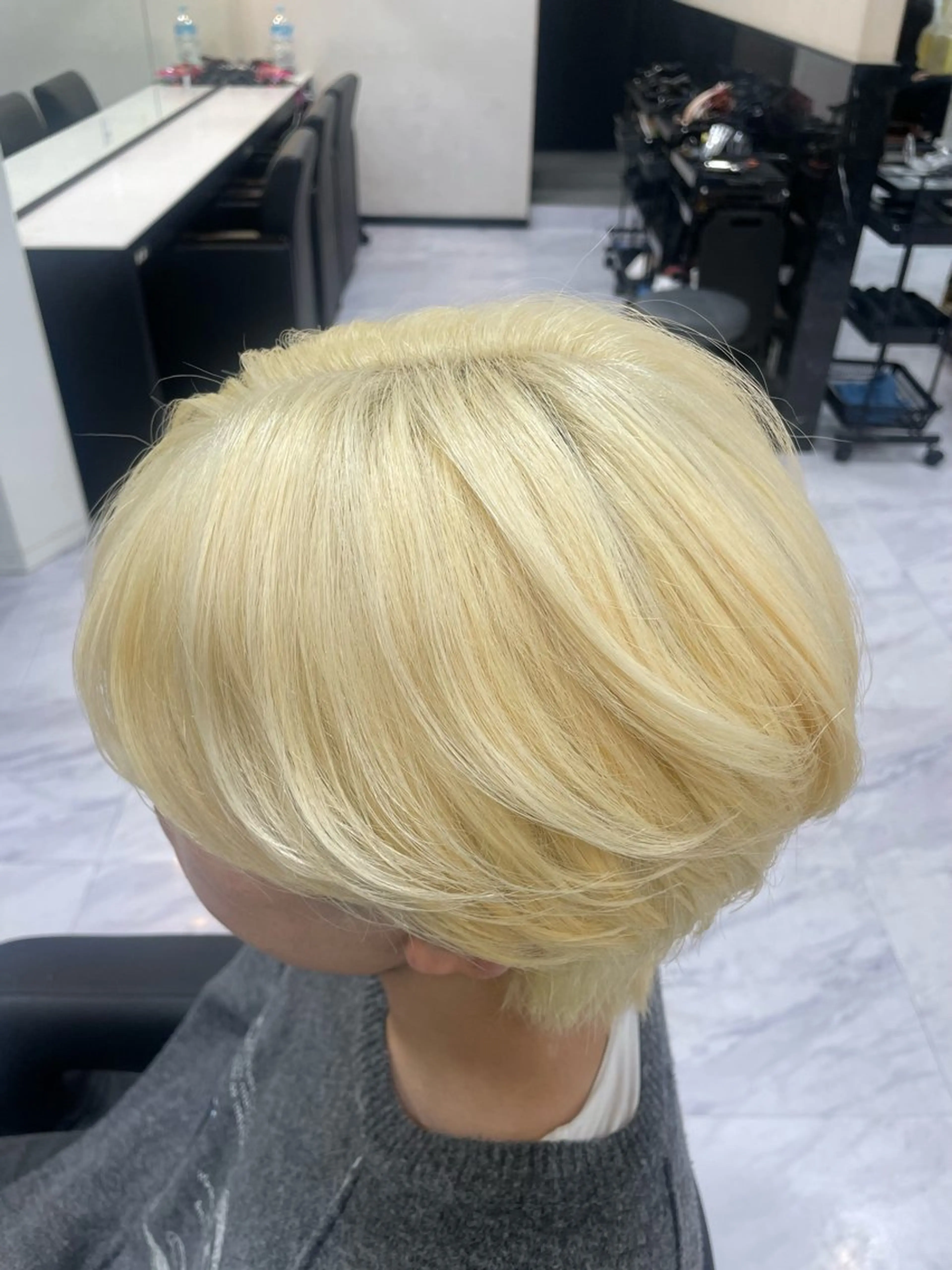 カラー メンズ ブロンド ホワイトブロンド カット ヘアカラー 🐥くまがい💛 ダブルカラー／パーマのヘアスタイル