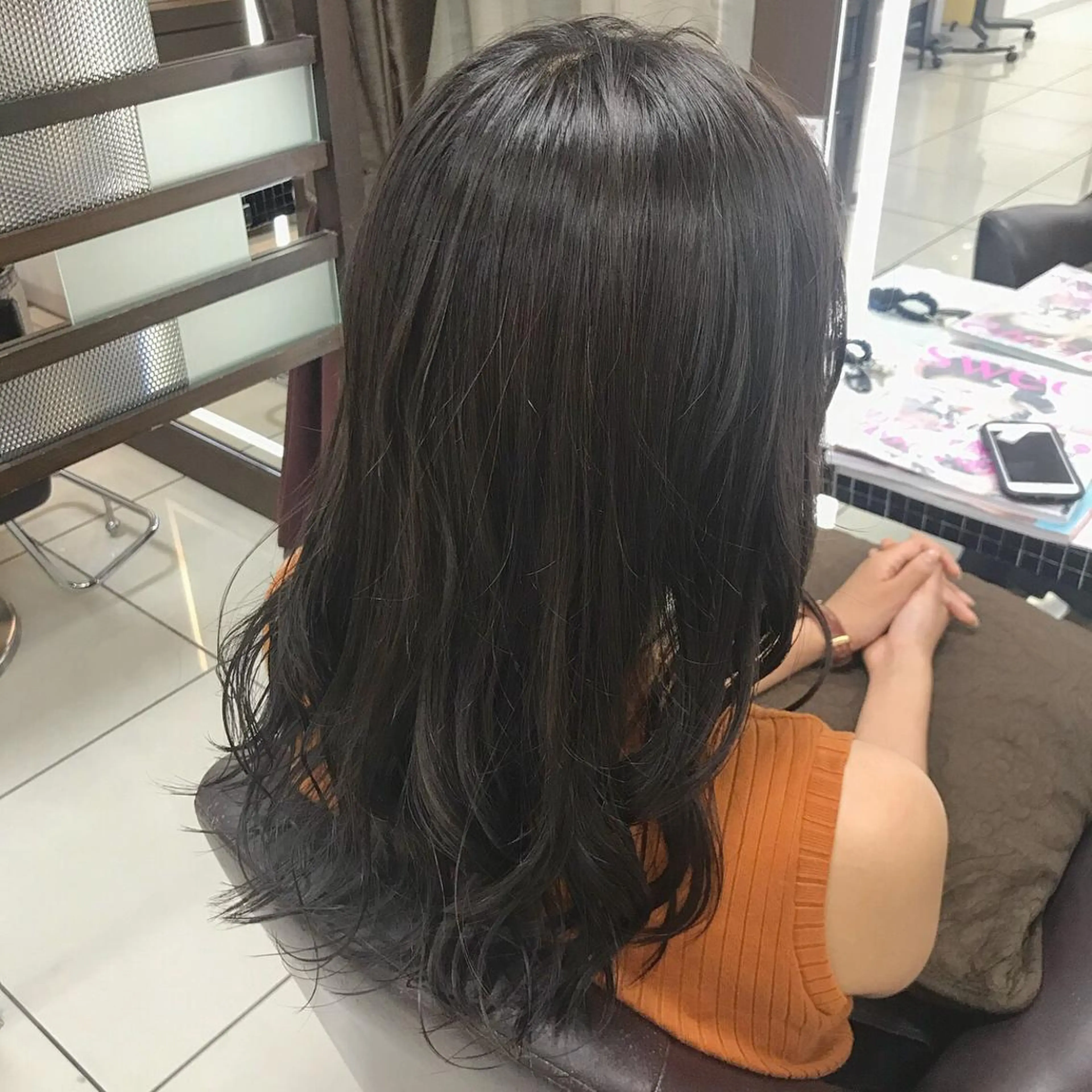 ロング カラー カット ヘアカラー シールエクステ✨️韓 国羽エクステ🪽和希のヘアスタイル