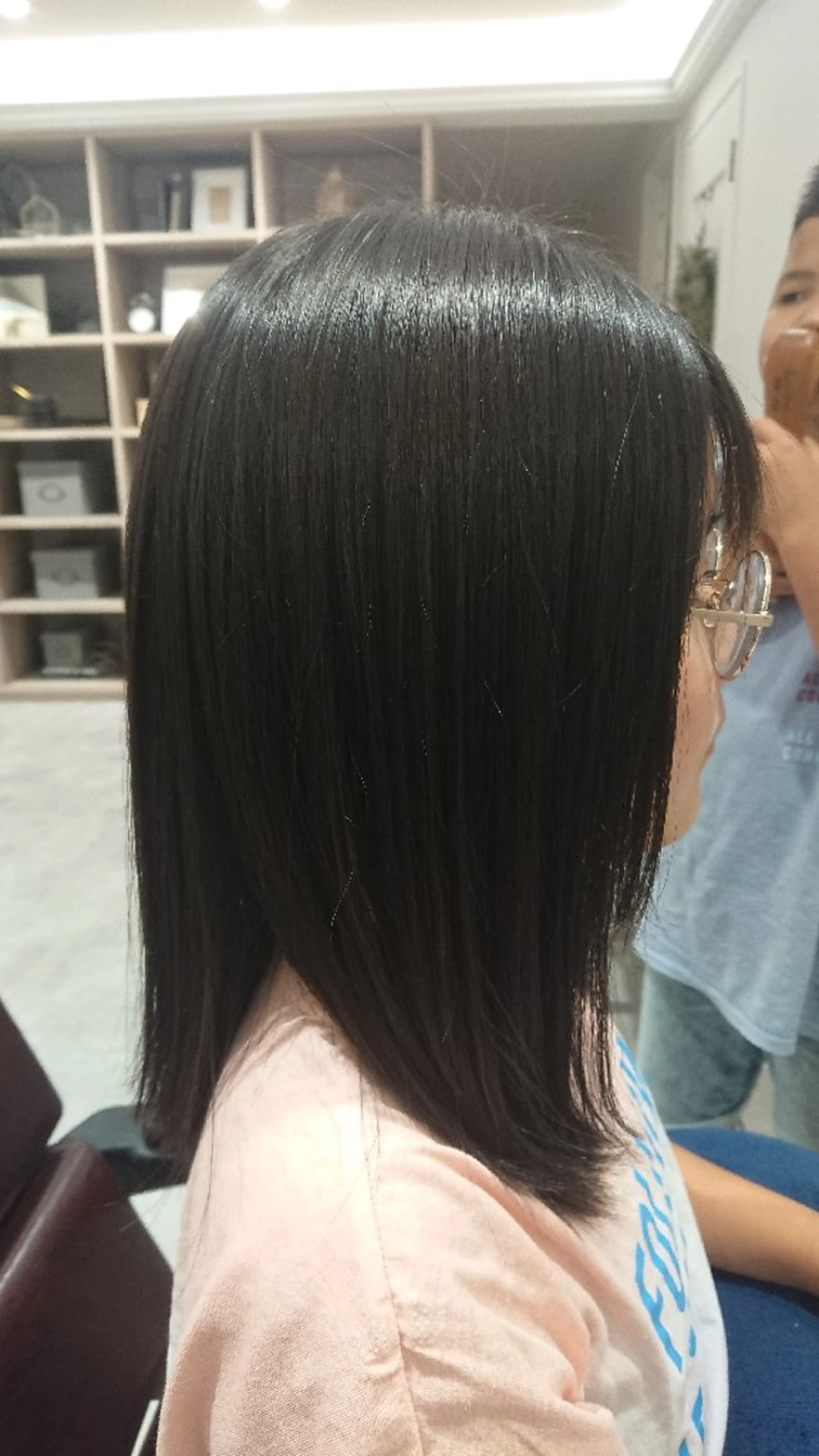 パーマ ミディアム くせ毛 ストレートパーマ 中山 樹のヘアスタイル
