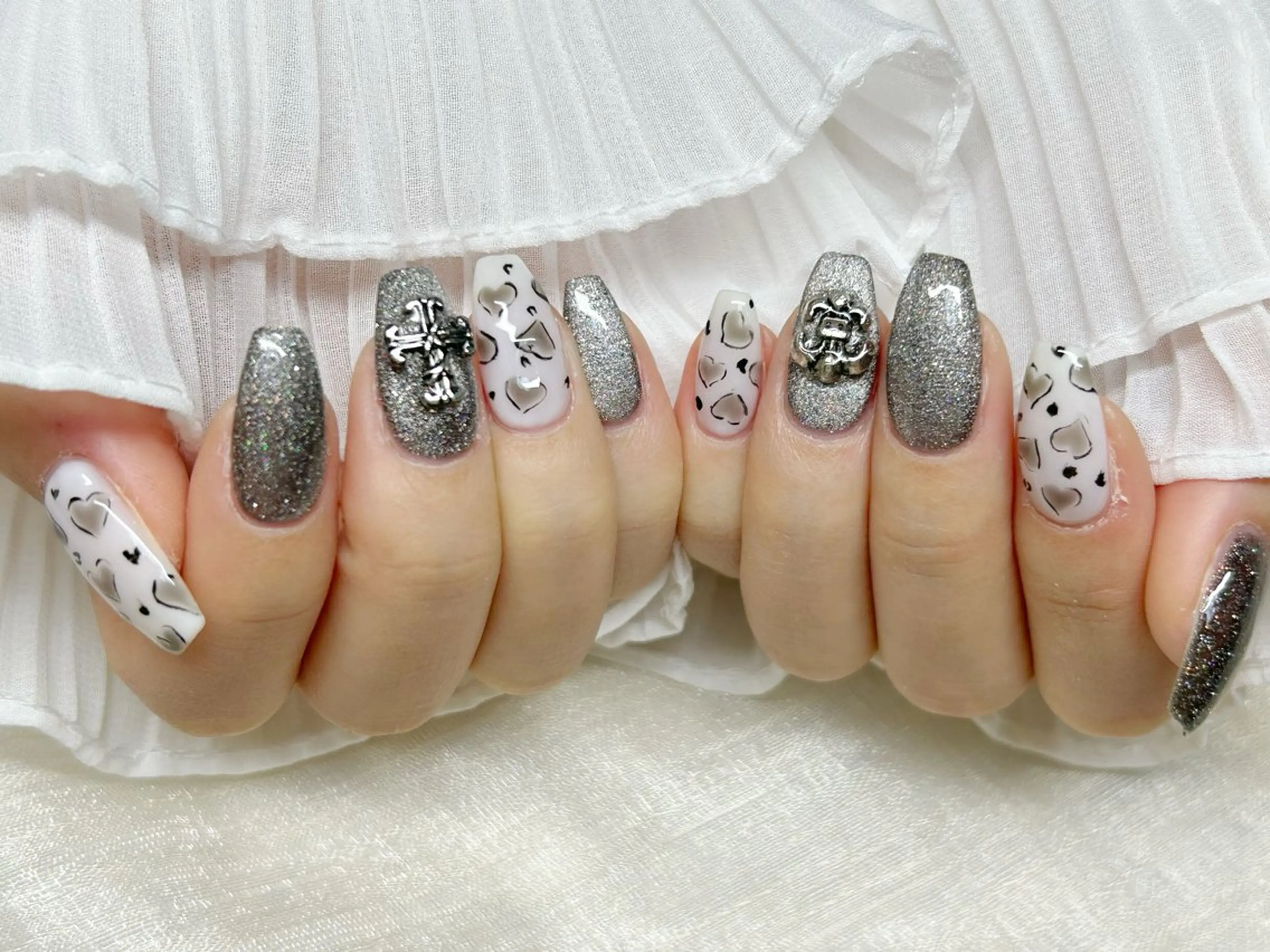 ネイル アートネイル 成人式 長さ出し フットネイル マグネットネイル ハンドネイル Lino Nailのネイルデザイン
