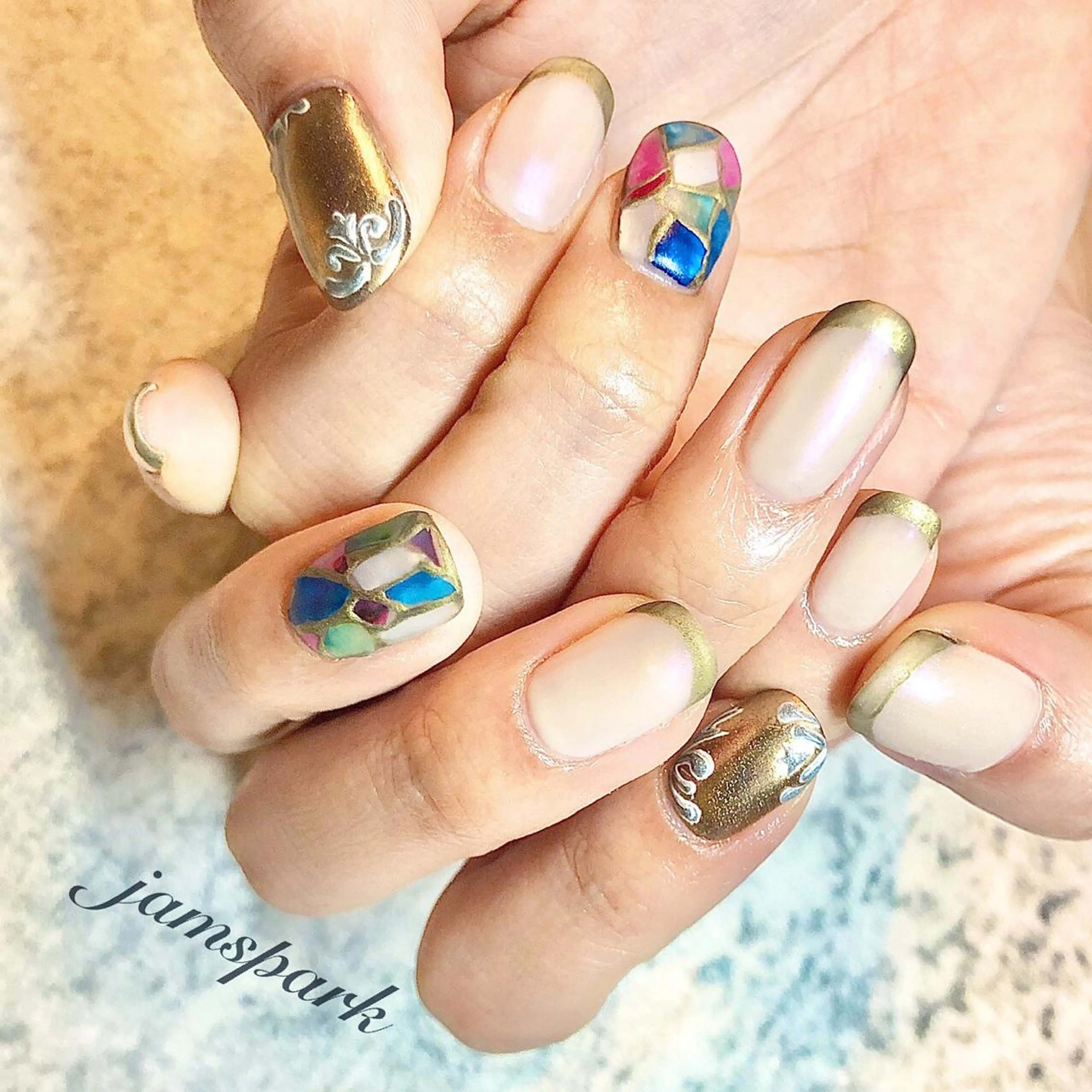 ネイル フレンチネイル ジェルネイル ゴールド ミラーネイル ニュアンスネイル ハンドネイル jamspark ✨のネイルデザイン