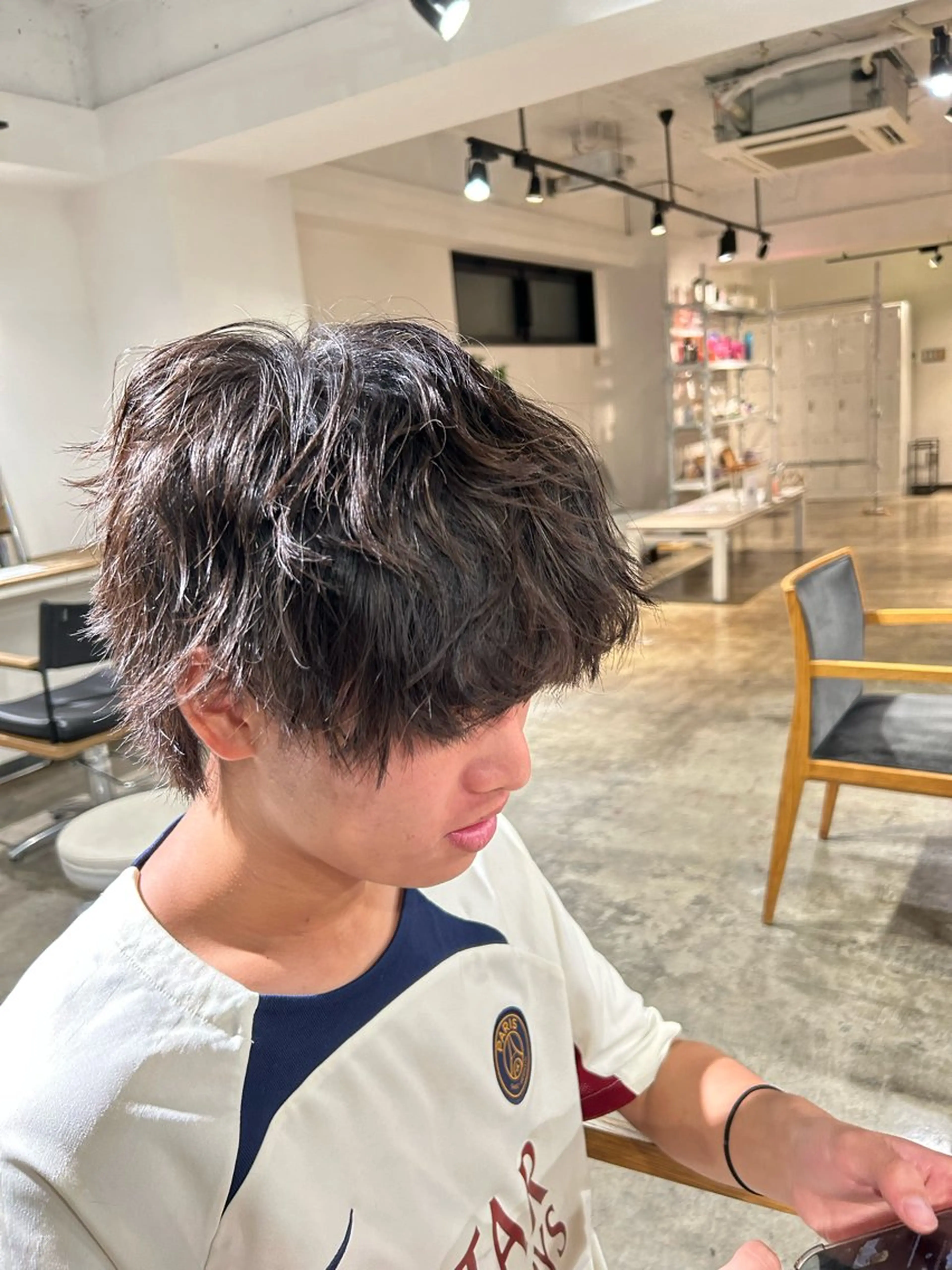 ショート パーマ メンズ センターパート ダウンパーマ カルマパーマ メンズ韓国風 マッシュウルフ カット パーマ トリートメント フェザーパーマ癖毛 曲がる縮毛矯正森岡のヘアスタイル