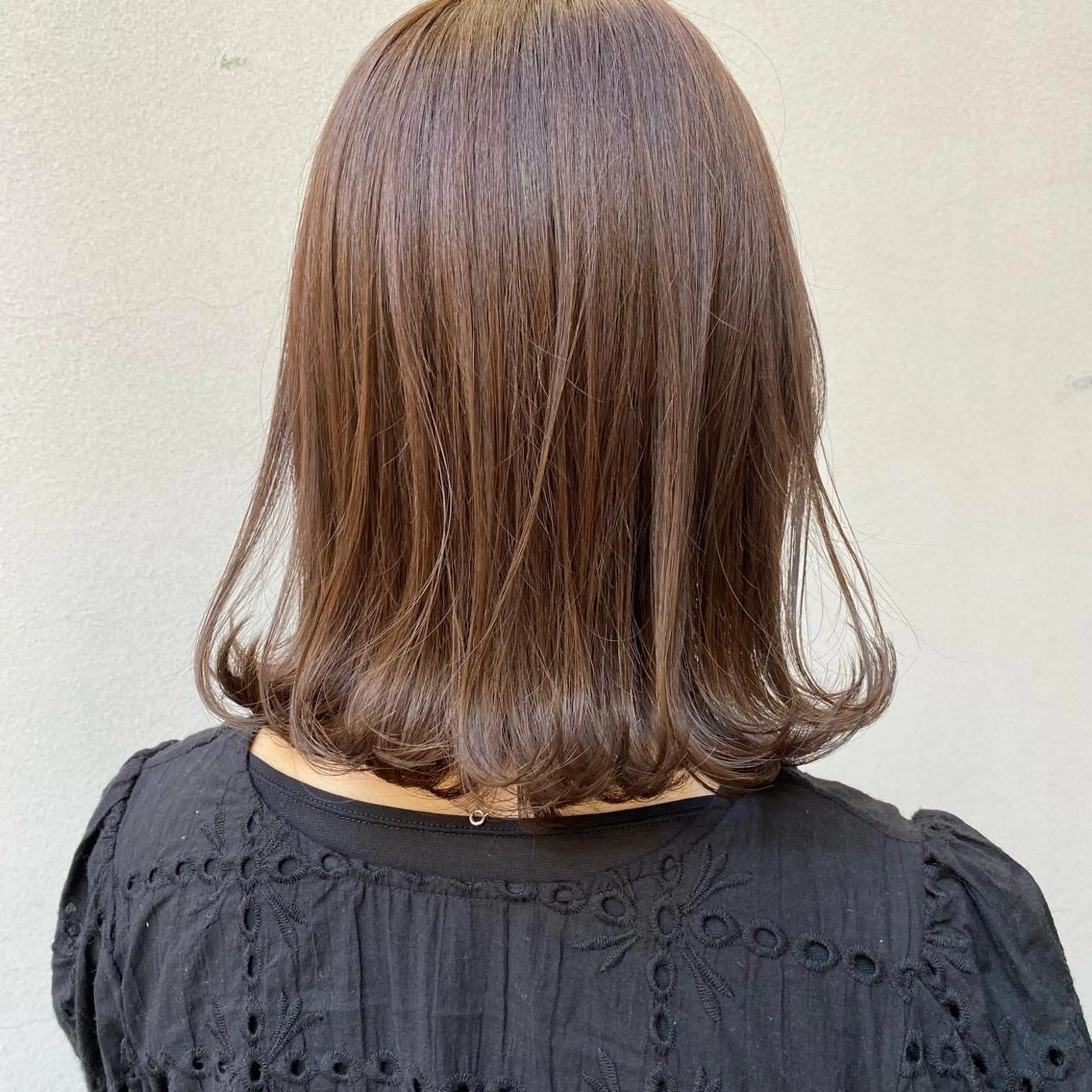 ミディアム カラー ブリーチ ブラウンカラー ブリーチなしカラー カット ヘアカラー トリートメント ボブ/縮毛矯正/ レイヤー/塚田のヘアスタイル