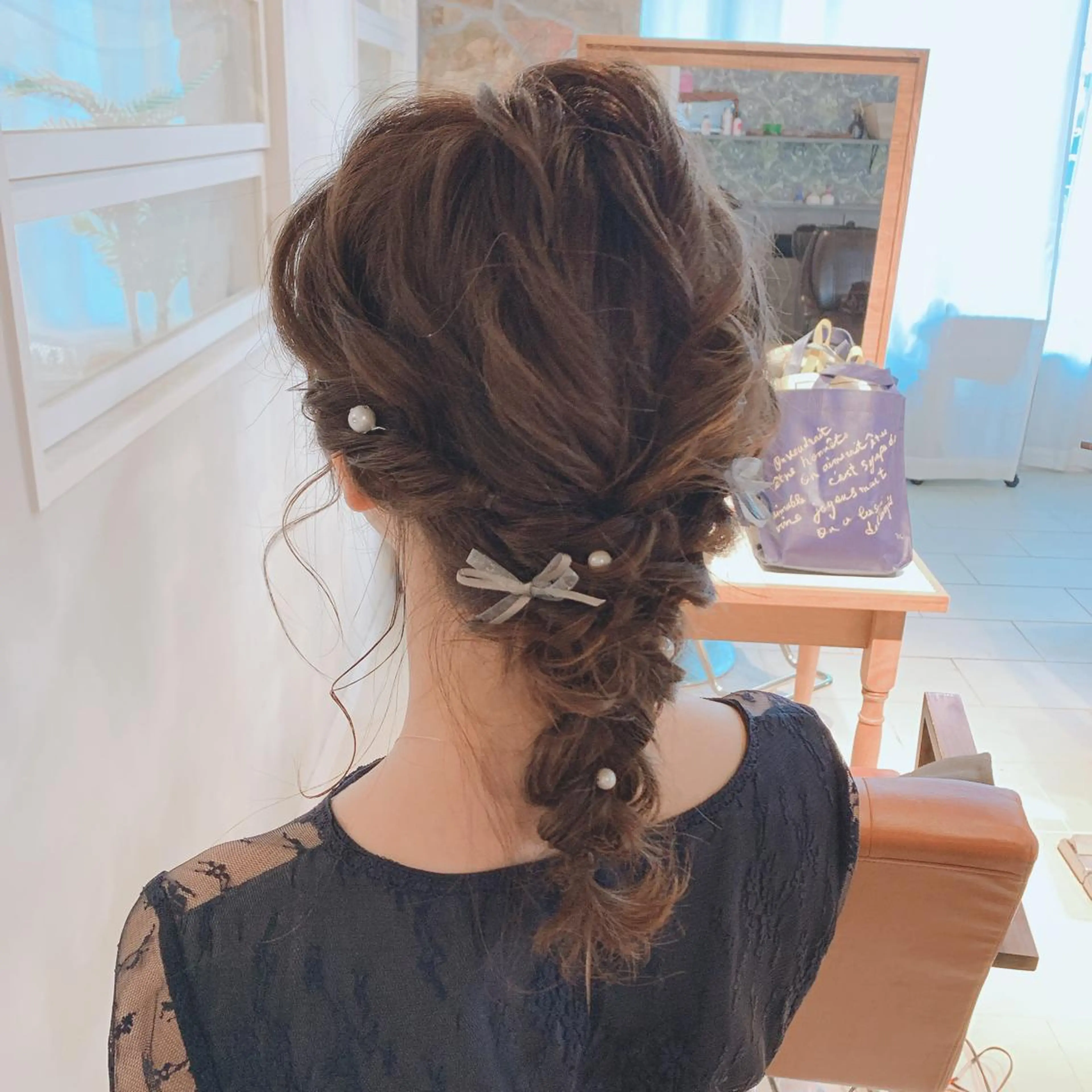 セミロング ヘアセット カレンダー 弁天町Tomoのヘアスタイル