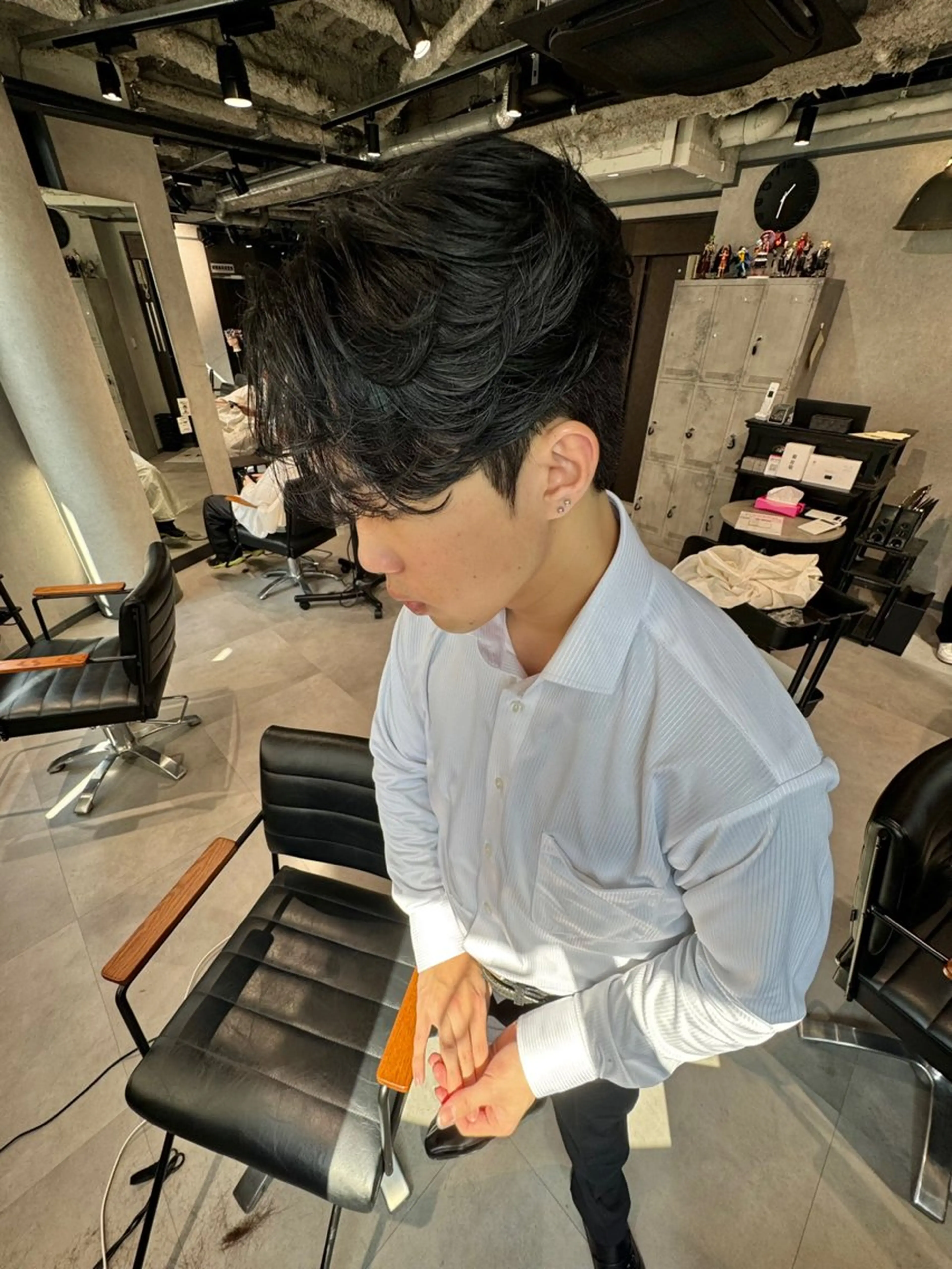 パーマ メンズ メンズパーマ ニュアンスパーマ 韓国特化🇰🇷愁斗 センターパートパーマのヘアスタイル