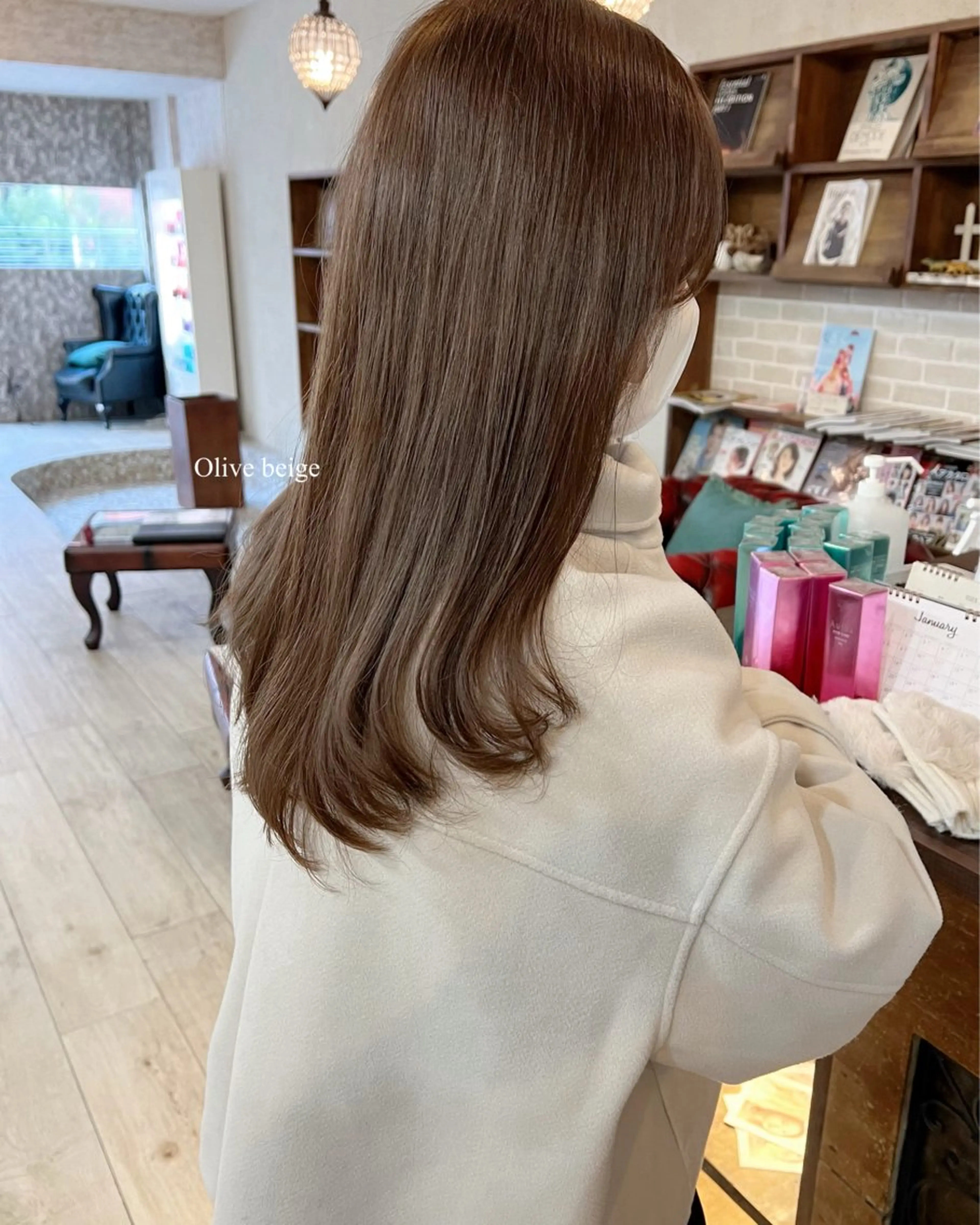 セミロング カラー ベージュカラー ブリーチ ブリーチなしカラー オリーブベージュ ヘアカラー ヘアセット Well所属・sato harunaのヘアスタイル