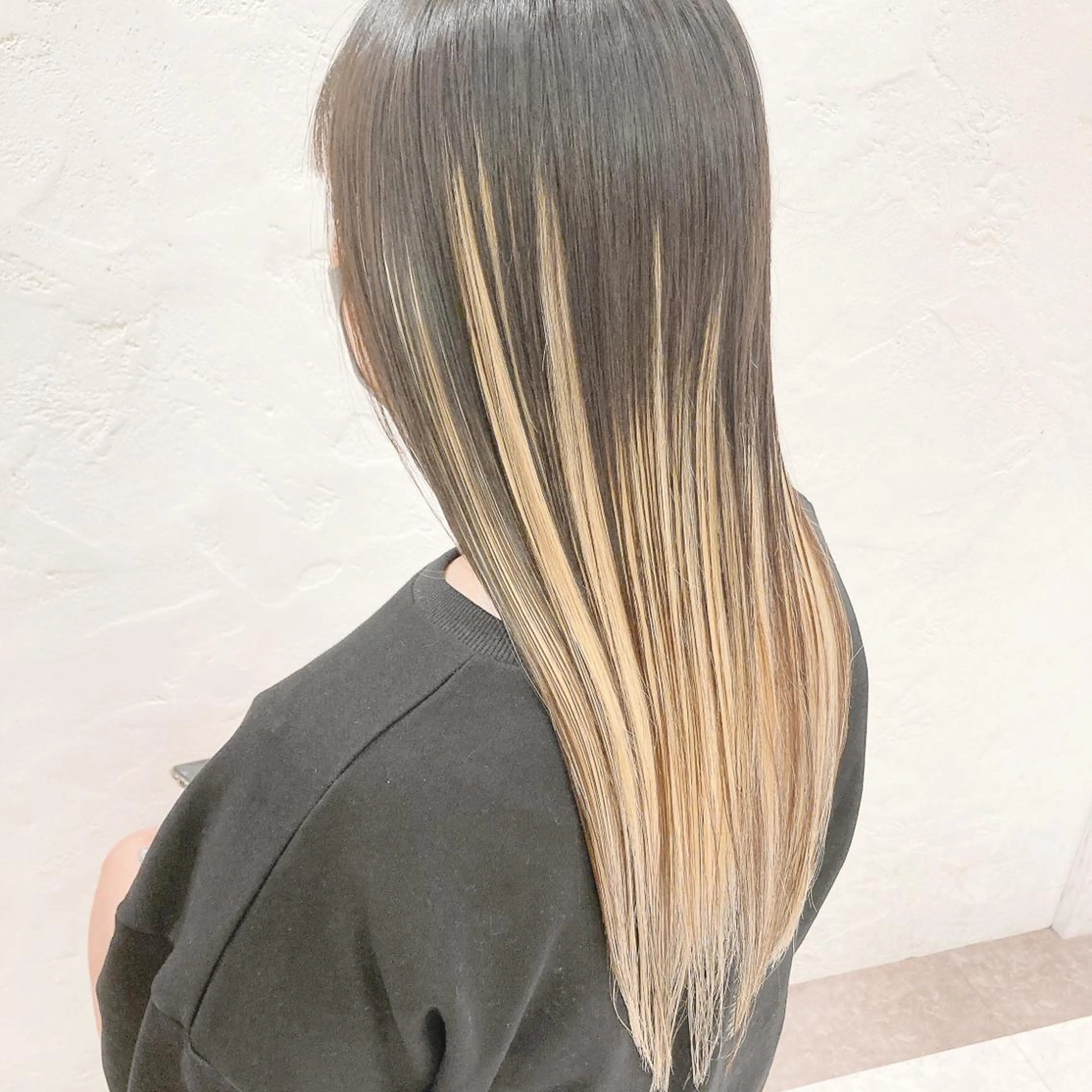 ロング ヘアカラー 🌈艶髪🌈 金城リキのヘアスタイル