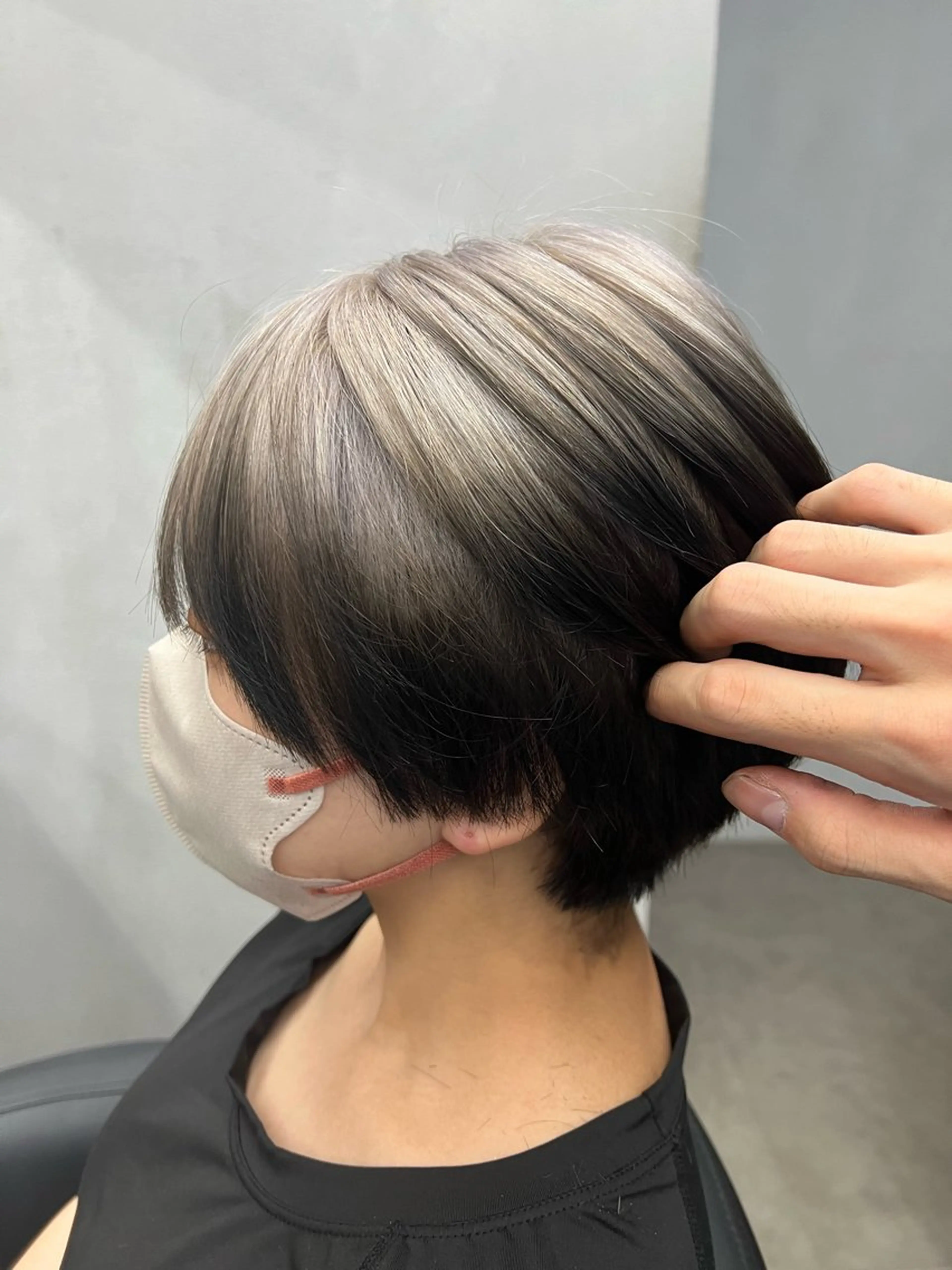 ショート カット ヘアカラー トリートメント 亀田 泰生のヘアスタイル