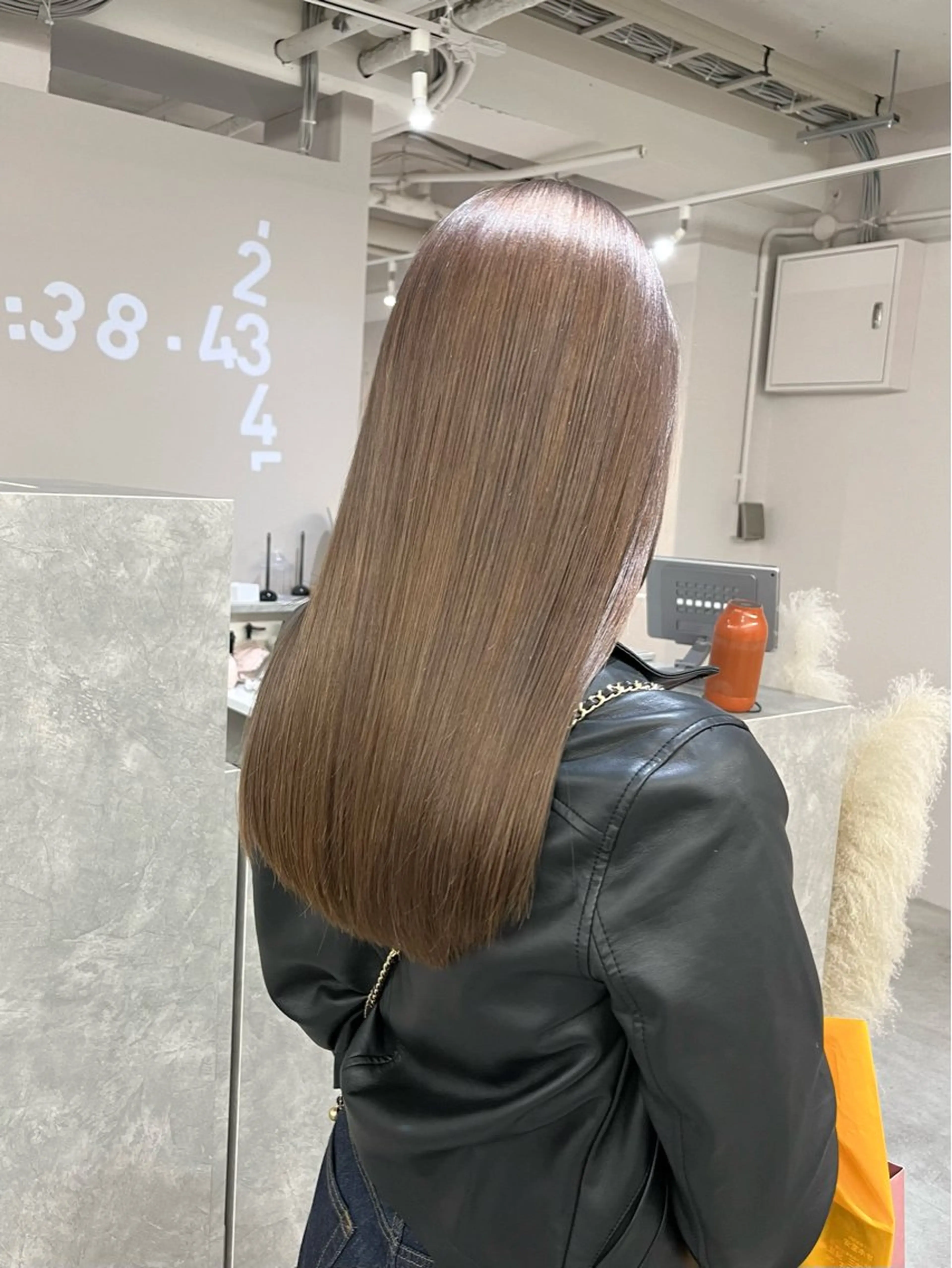 ロング カラー グレージュ ヘアカラー REAL所属・ブリーチハイトーン 木谷 陽己のヘアスタイル