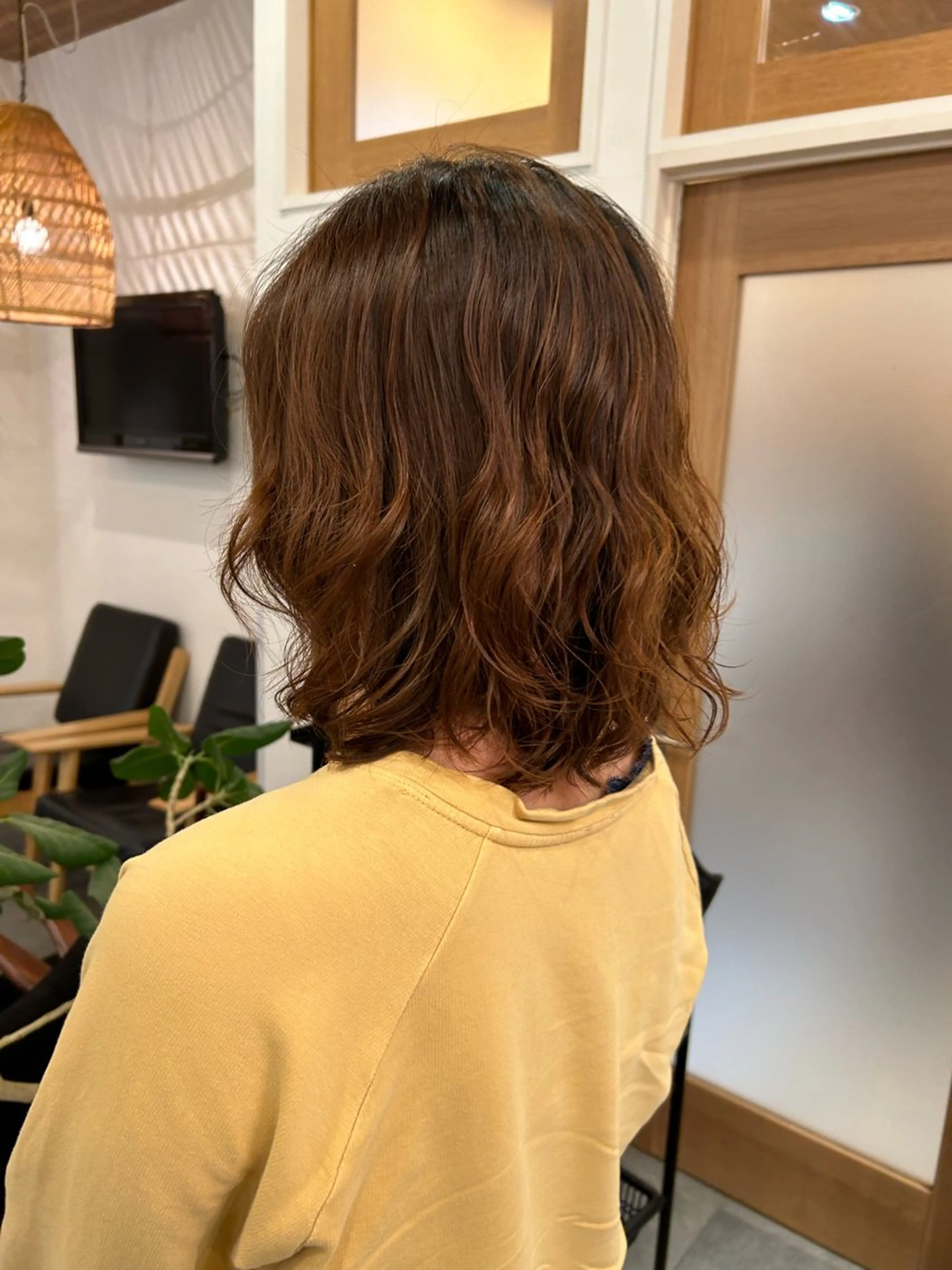 ミディアム パーマ BEAUTRIUM 穂乃香のヘアスタイル