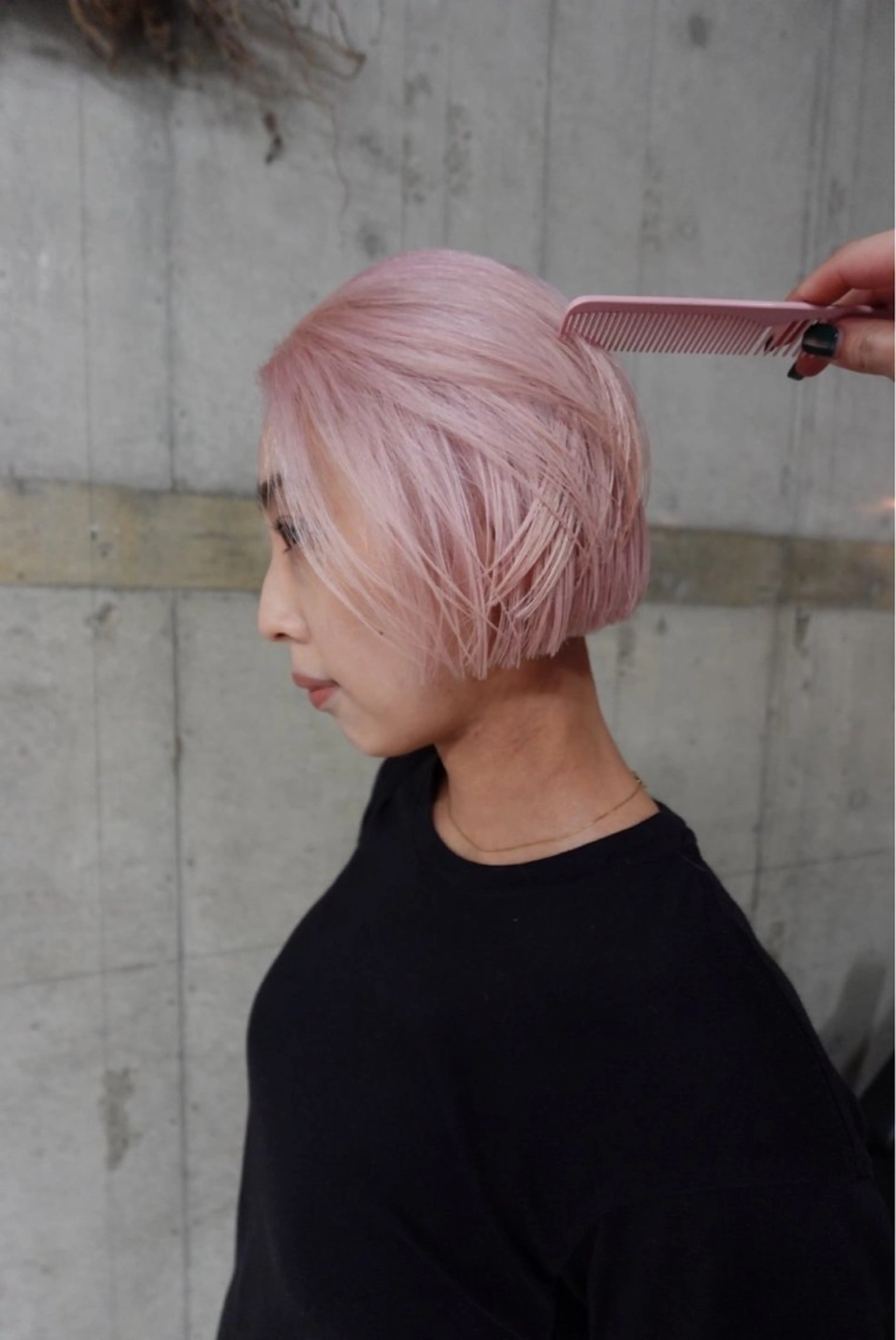 ショート カラー ブリーチ ハイトーンカラー ピンクカラー ホワイトピンク wewe: momoeのヘアスタイル