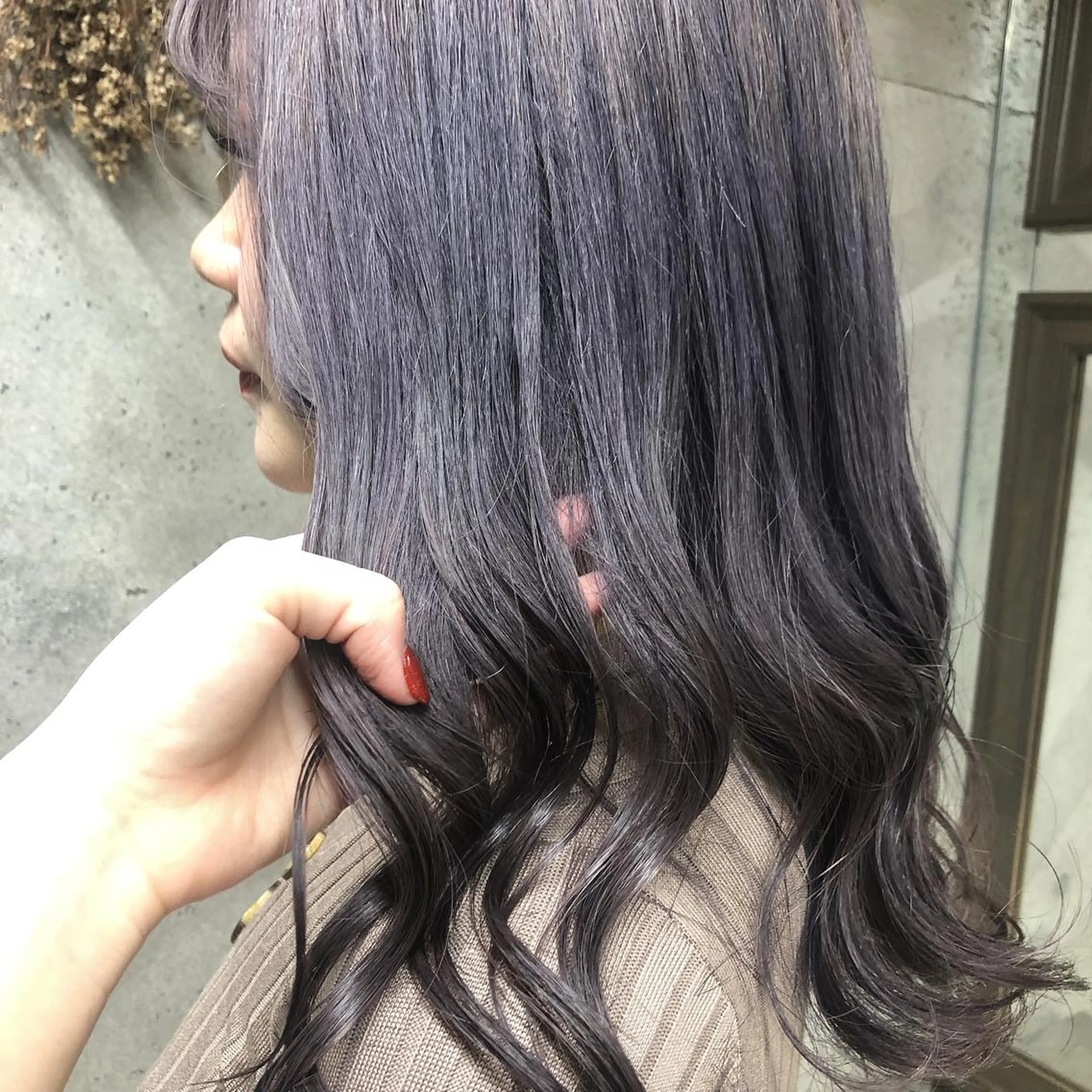 ロング カラー アディクシーカラー アッシュ パープルカラー パープルアッシュ wakana 【ブリーチカラー】のヘアスタイル