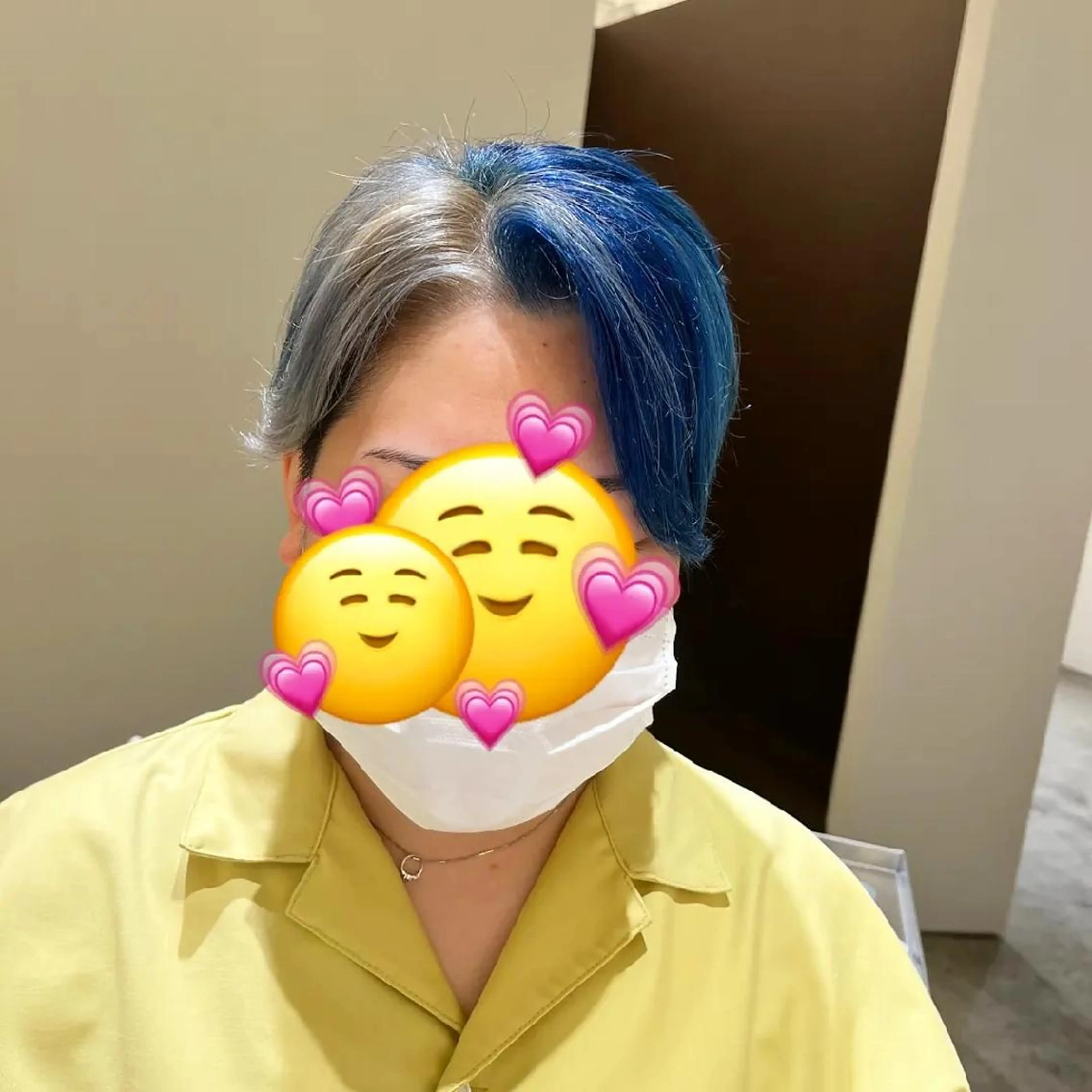 ショート カラー ブリーチ 中野渡 真利那のヘアスタイル