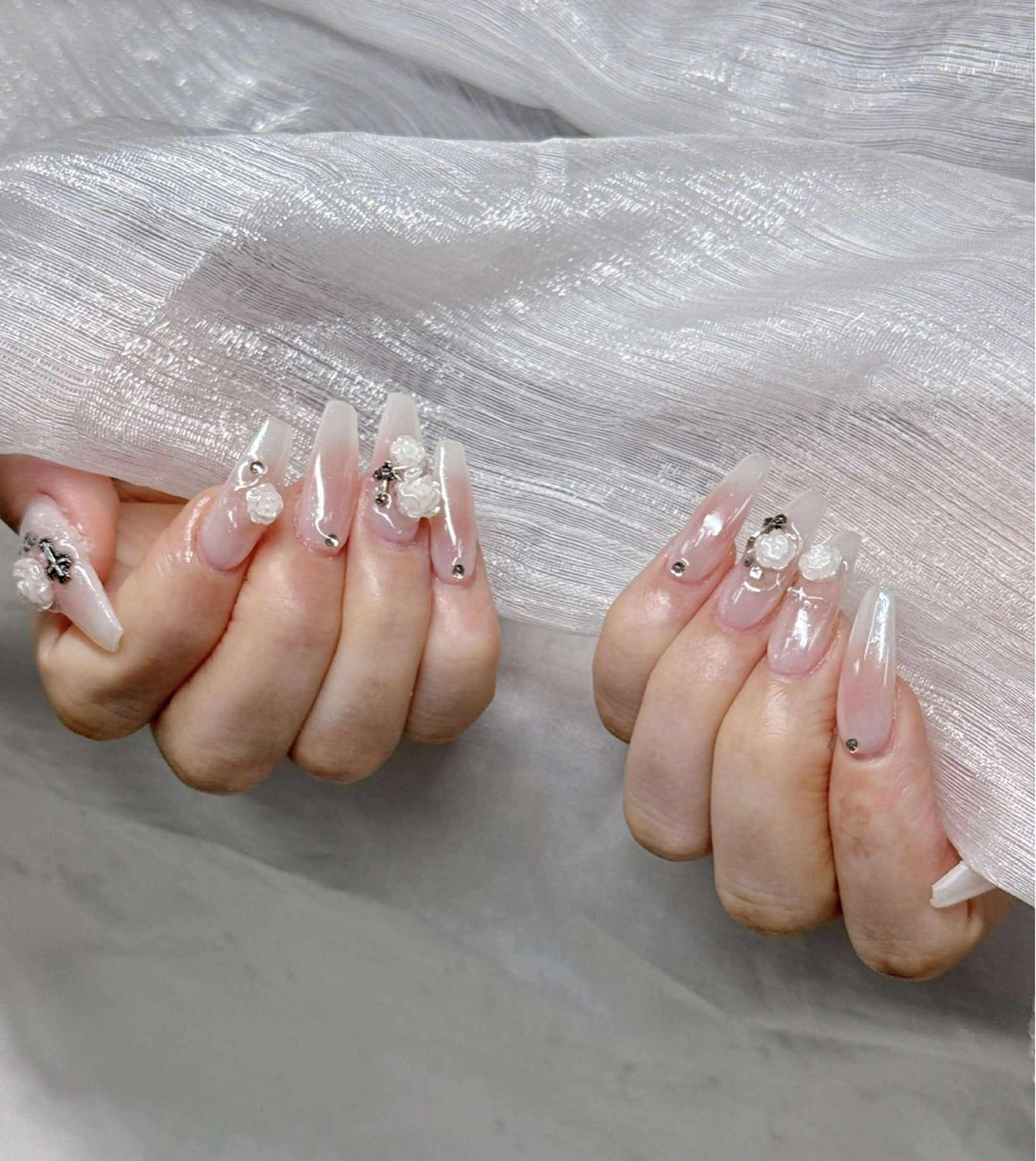 ネイル 長さ出し グラデーション 卒業式 キラキラネイル マグネットネイル ハンドネイル Lee Nailsのネイルデザイン