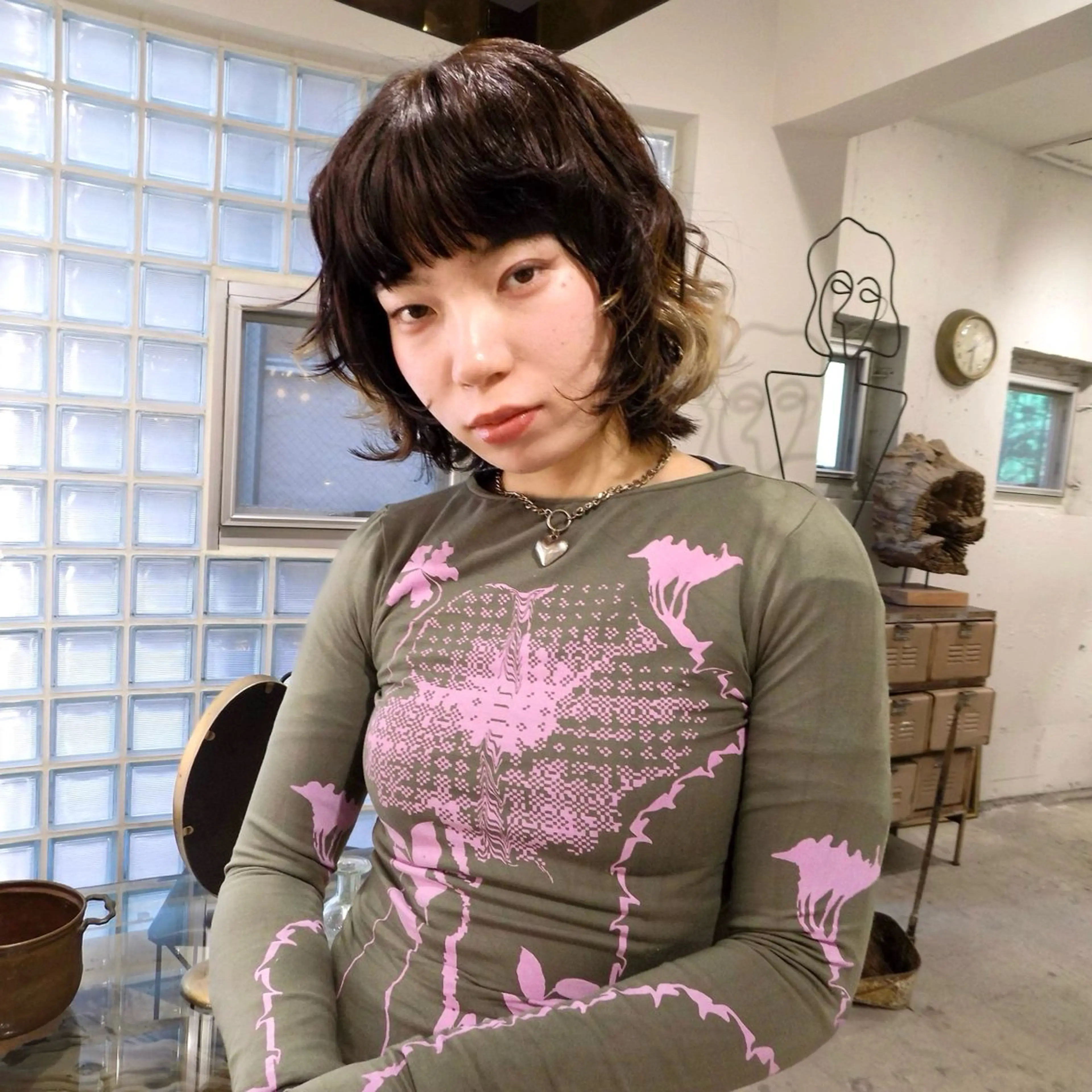 セミロング カラー ヘアカラー WATER所属・SAKI 🪽 ハイトーンのヘアスタイル