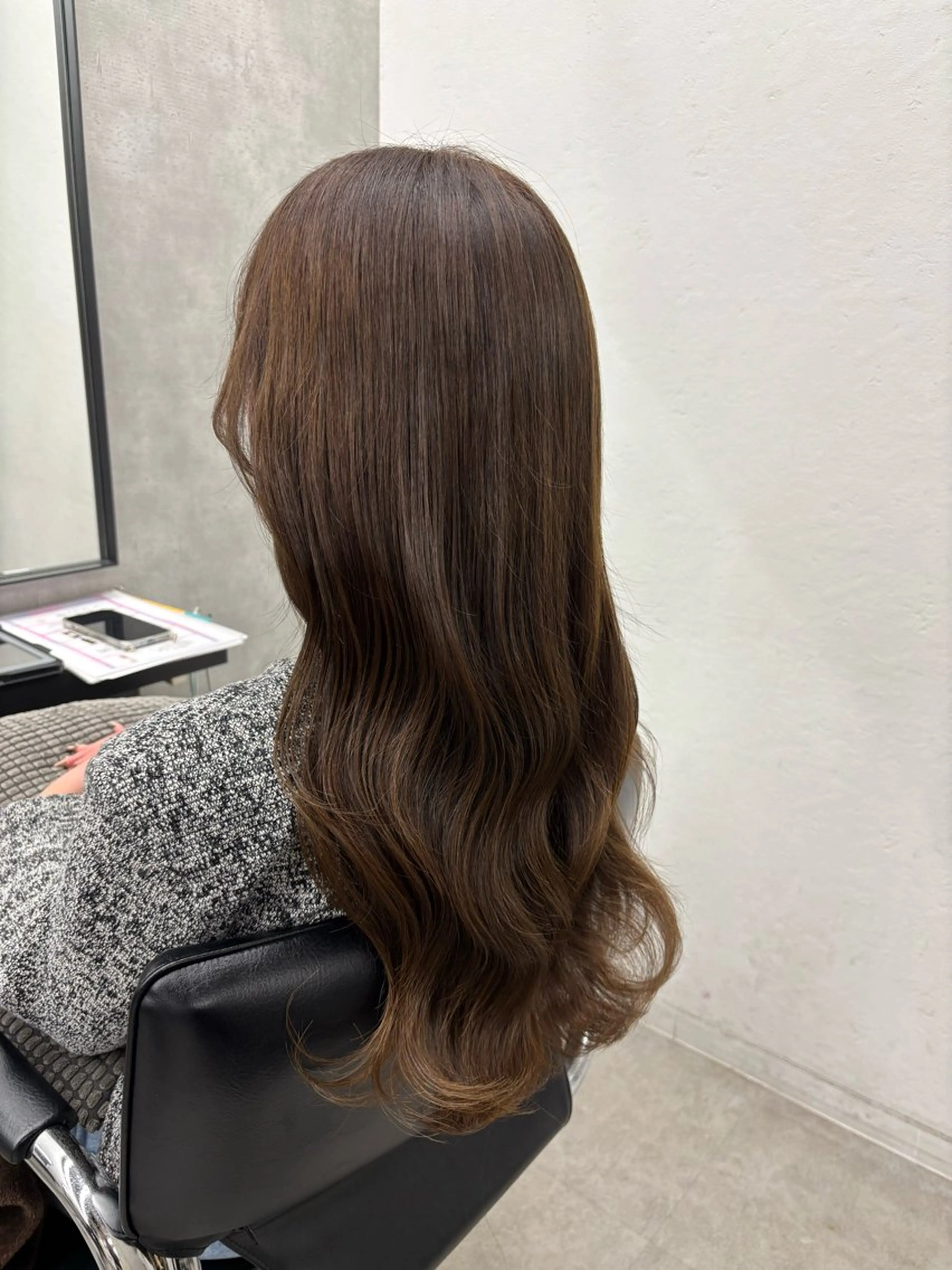 ロング カラー ベージュカラー 透明感カラー オリーブカラー ヘアカラー トリートメント 巻ける縮毛矯正🌸 勝倉　麗のヘアスタイル