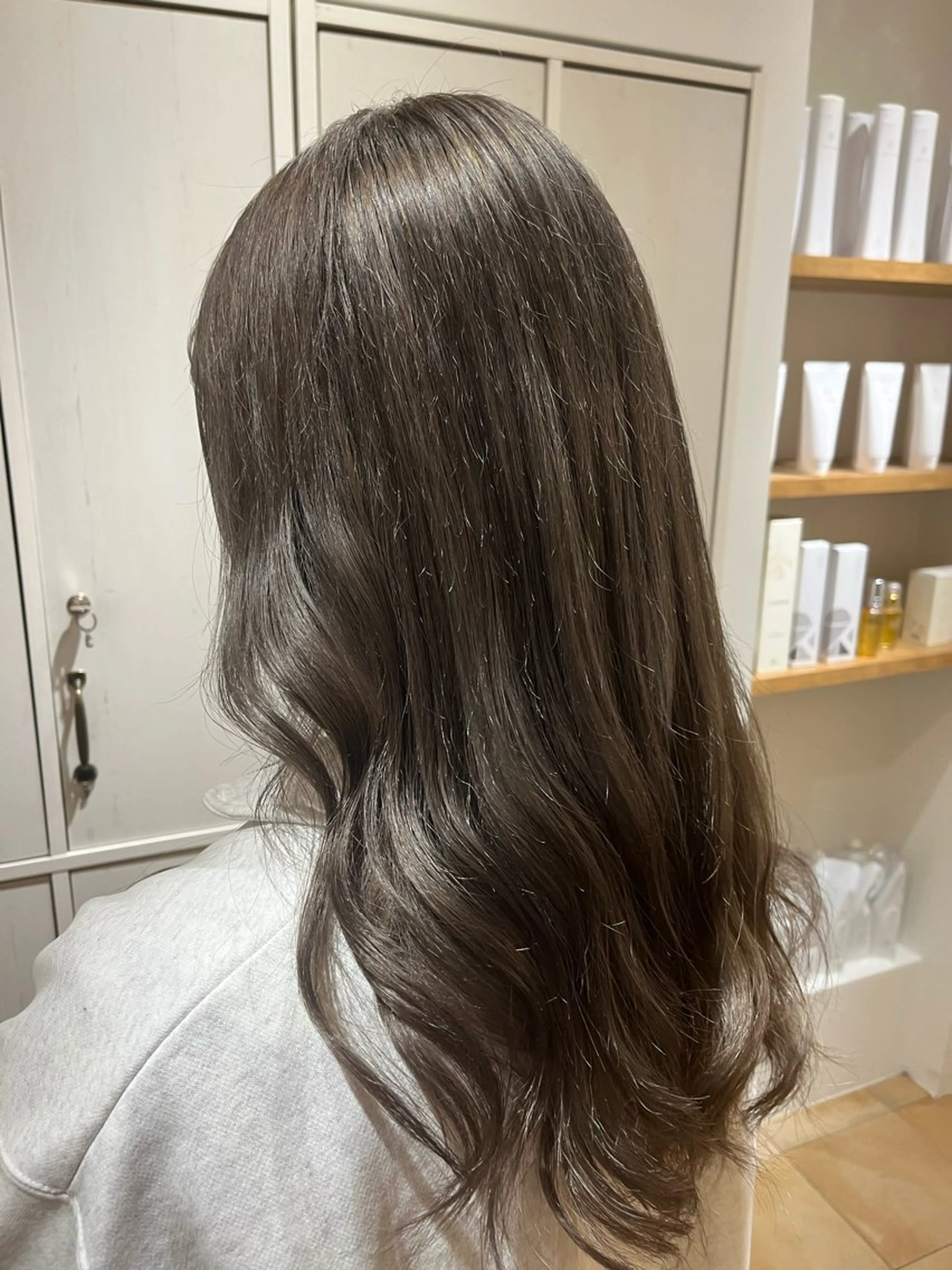 セミロング カラー 透明感カラー グレージュ シルバー シルバーグレージュ ヘアカラー 🌈透明感カラー🌈 🌟吉田祐介🌟のヘアスタイル