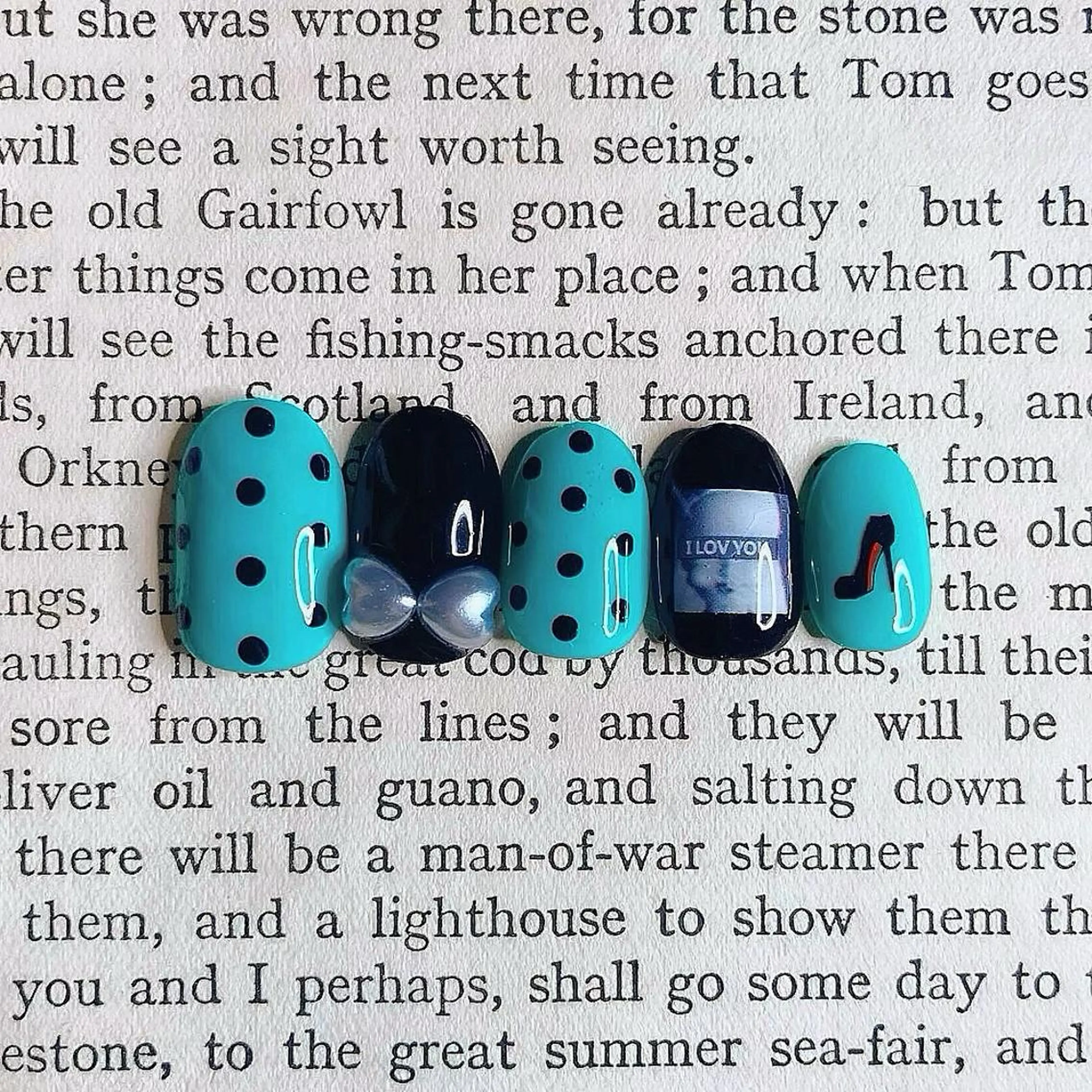 ネイル NOIROUGE所属・NOI ROUGEのネイルデザイン