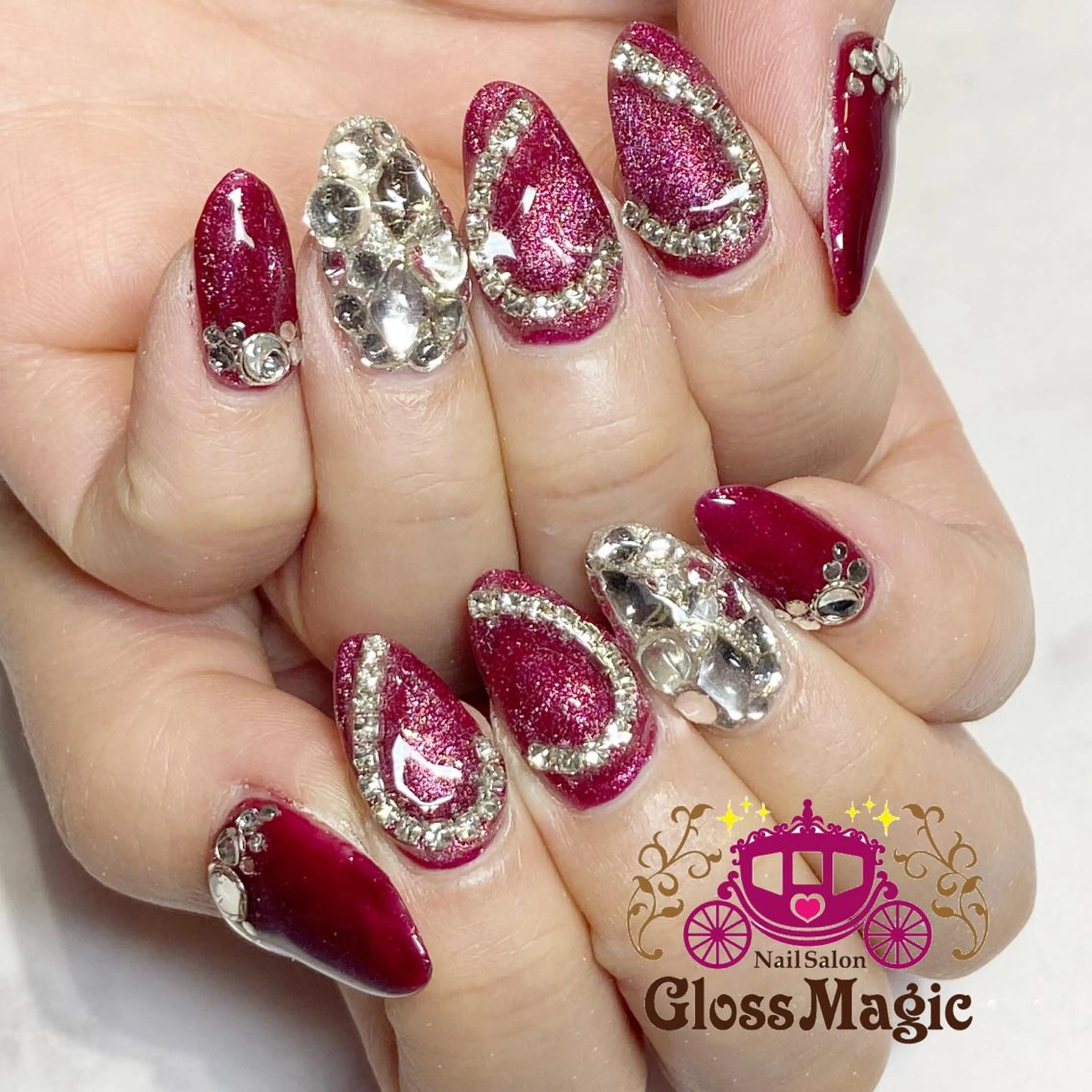 ネイル ジェルネイル YUN 💅のネイルデザイン