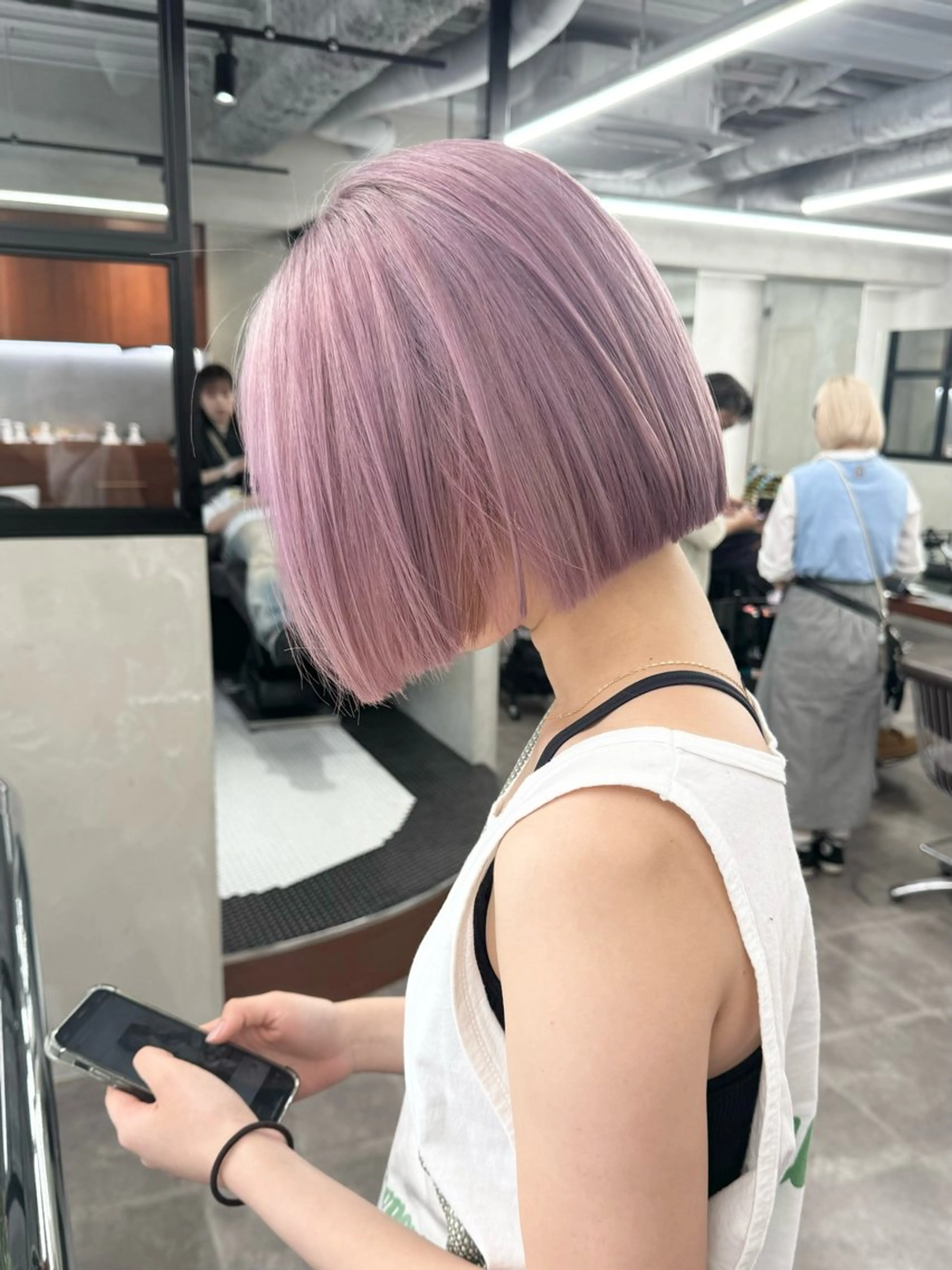 ショート カラー アッシュ ベージュカラー ブリーチ ブロンド ブラウンカラー カット ヘアカラー トリートメント nico TOKYO 渋谷所属・ブリーチ ハイトーン 特化🌈フジタハルキのヘアスタイル