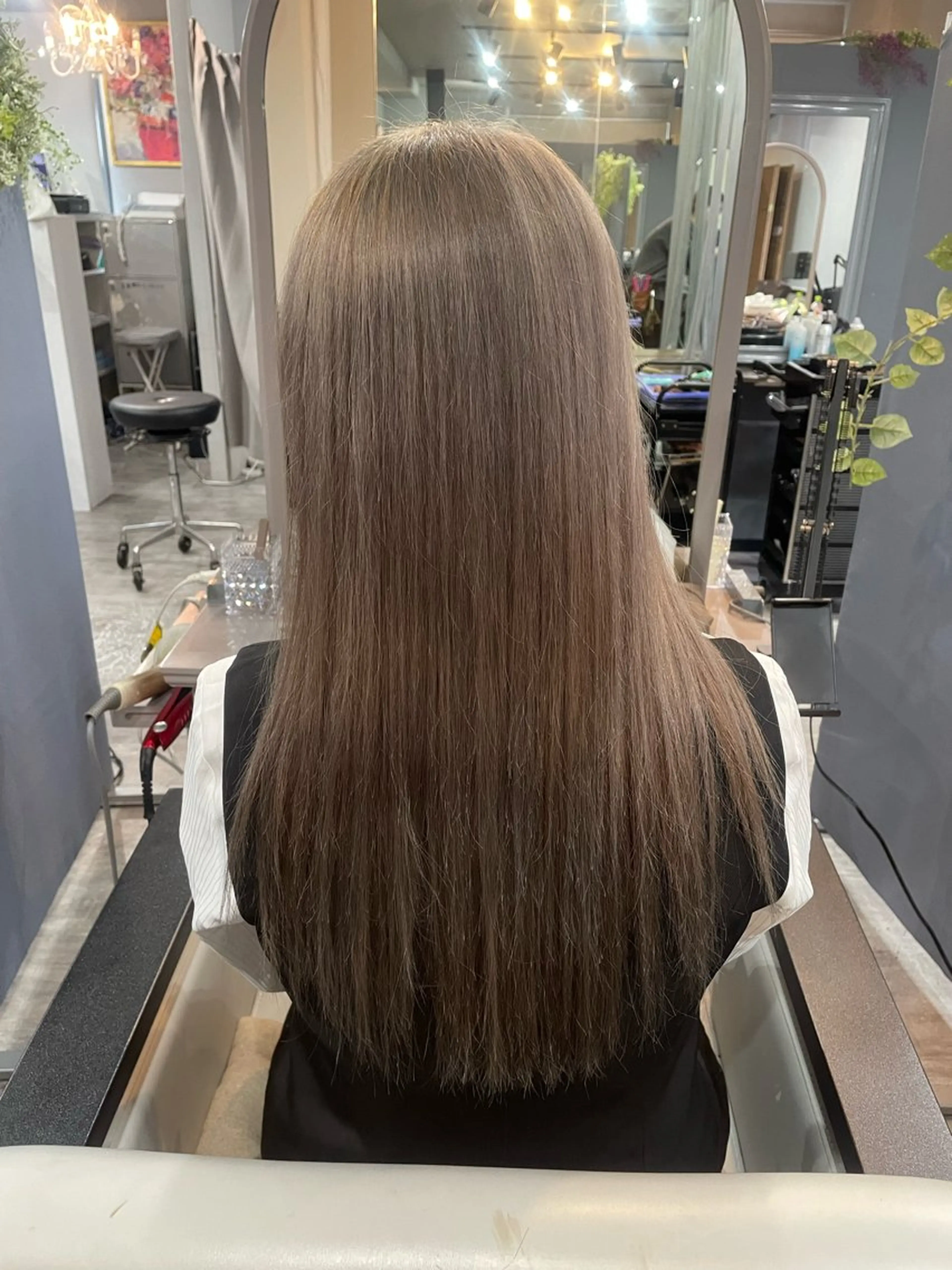 ロング ヘアカラー トリートメント sherry【シェリー】所属・miho 大国町 柔らかハイトーン💛のヘアスタイル