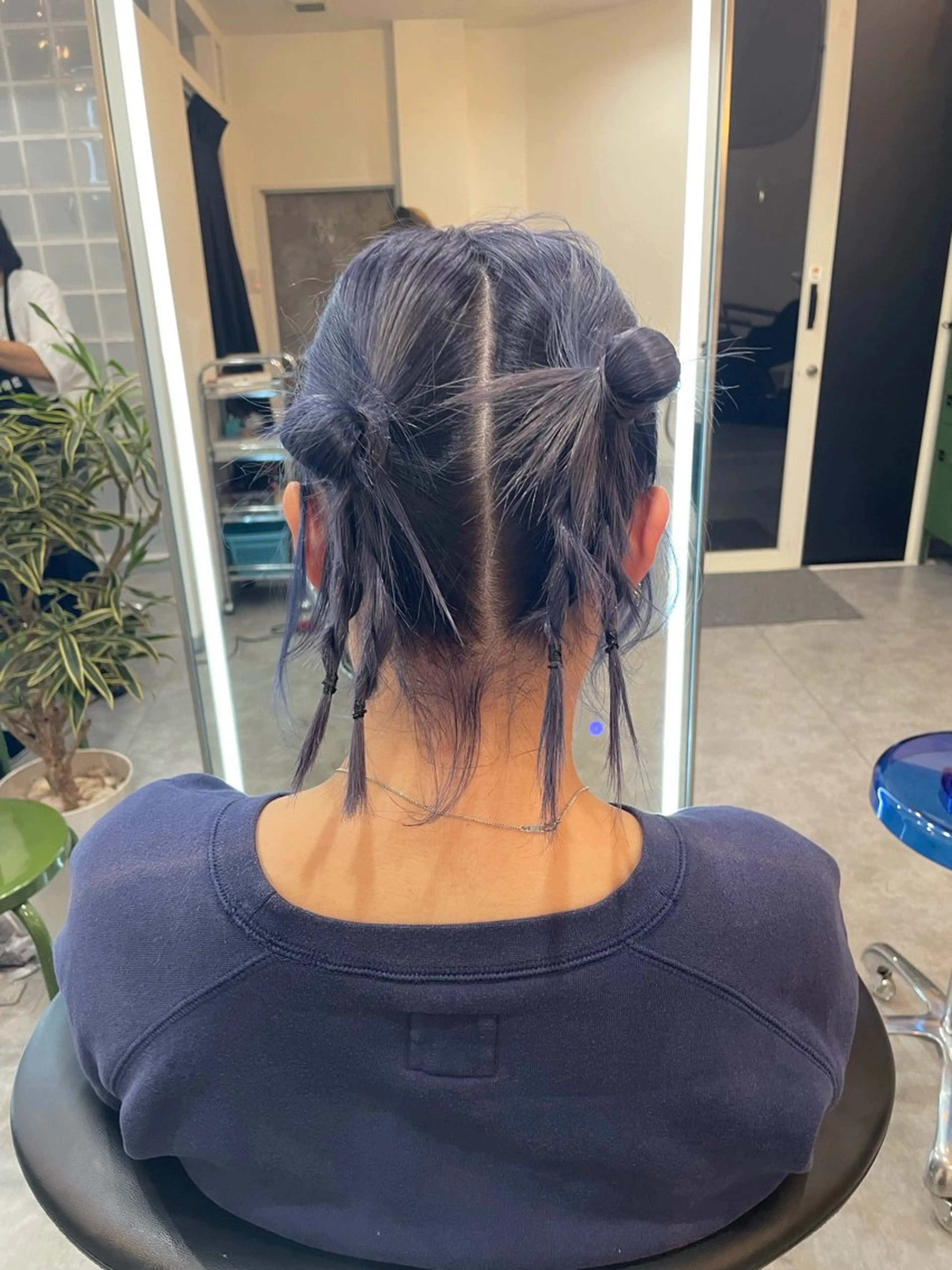 セミロング カラー ブルーカラー ブルーバイオレット バイオレットカラー miyuki arare hairのヘアスタイル