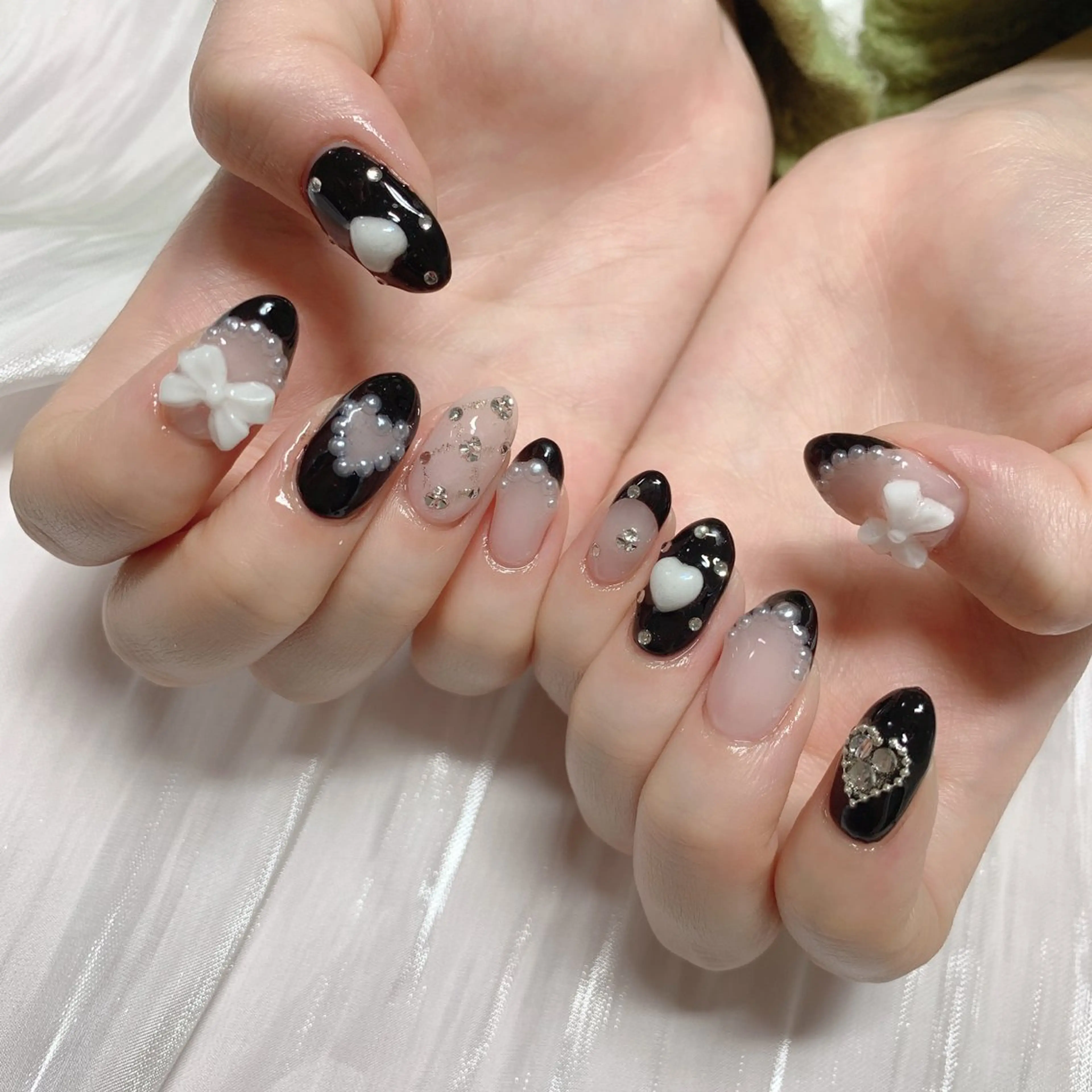 ネイル ハンドネイル 💅ネイルハウス🏡 🎀TOMO🎀のネイルデザイン
