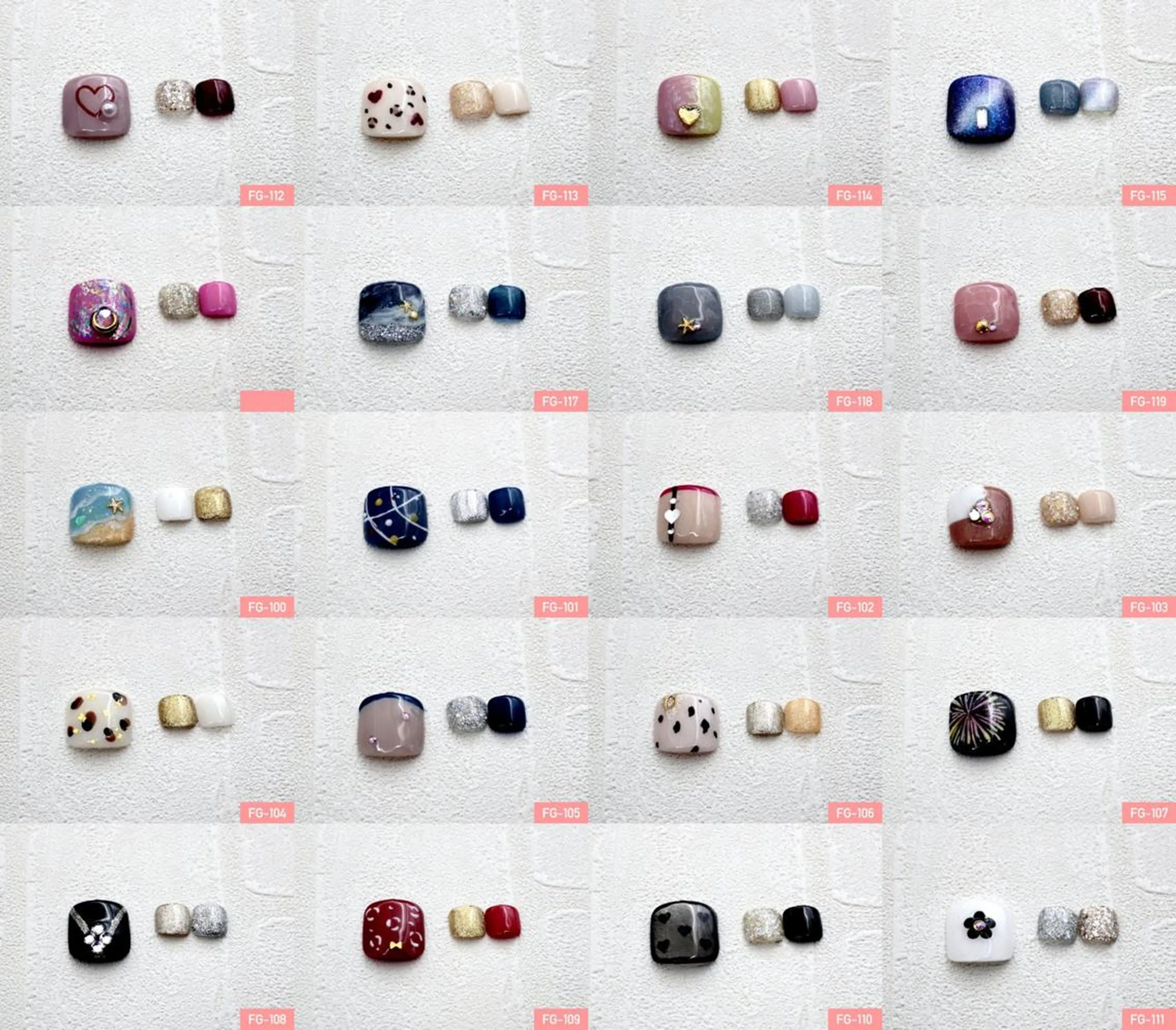 ネイル フットネイル ゴールド 💎新橋 Nailのネイルデザイン