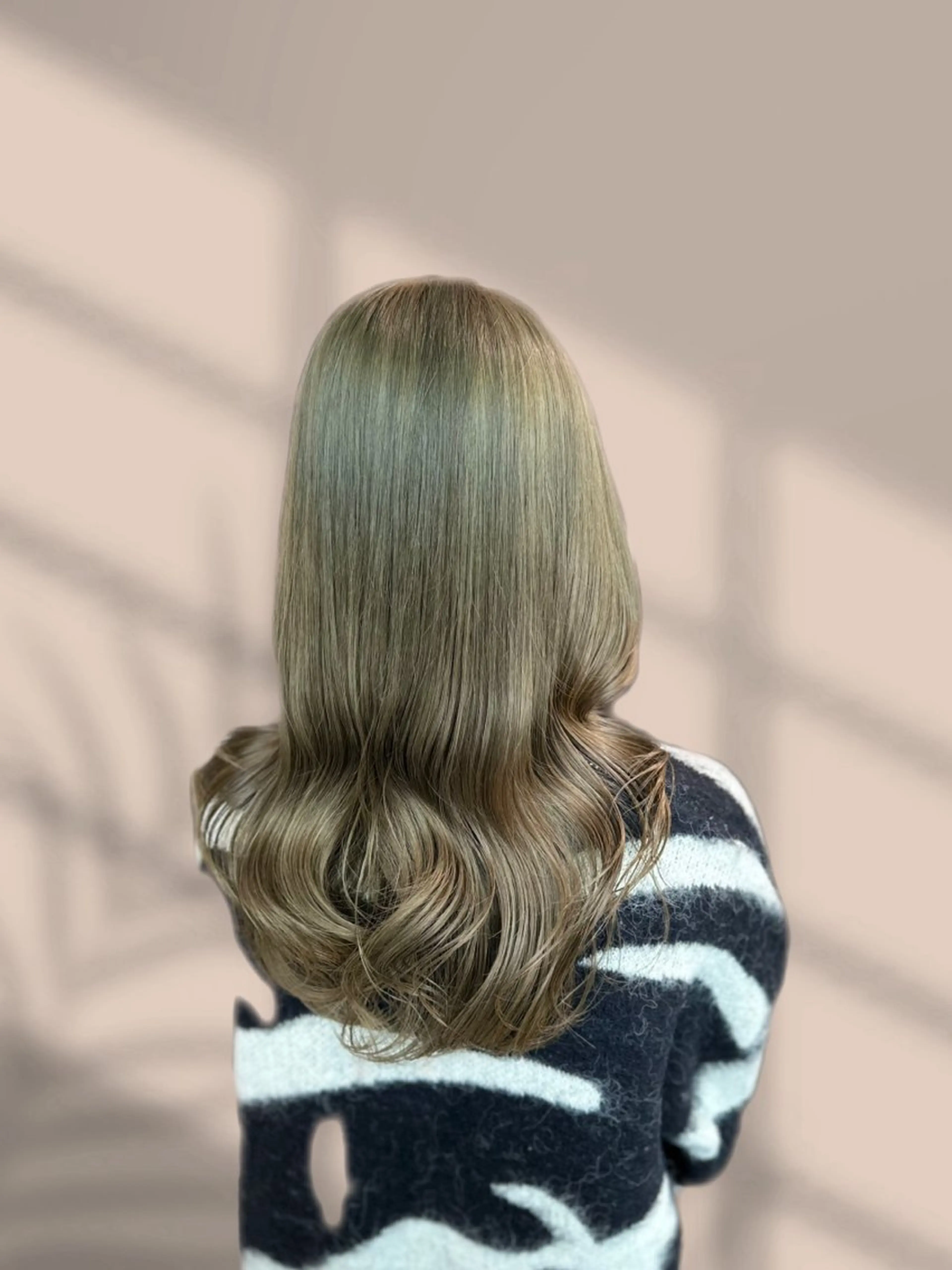 ロング カラー ヘアカラー くすみミルクティー/ ブラウン🪡TOWAのヘアスタイル