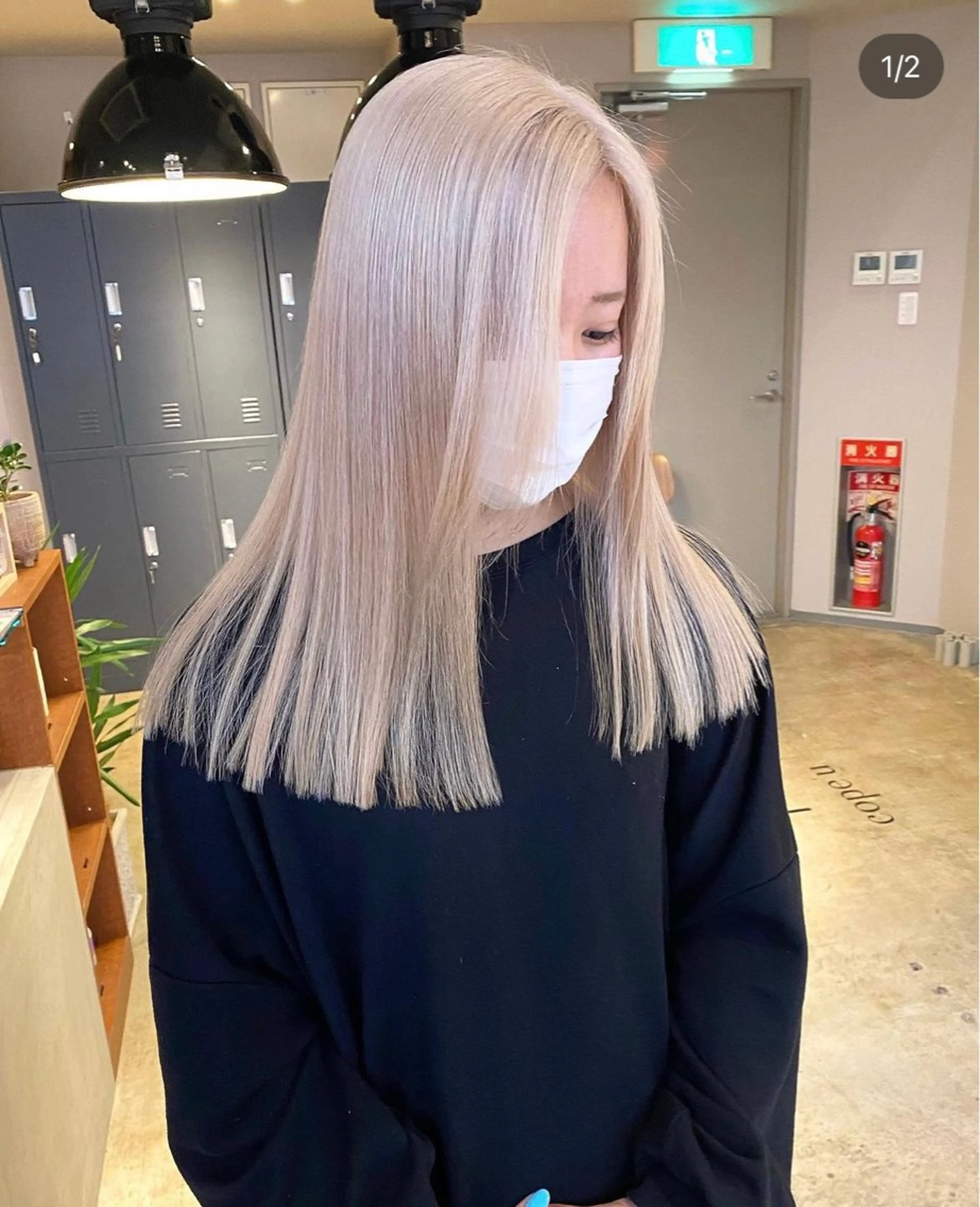 ロング カット ヘアカラー ミルクティーベージュ outaのヘアスタイル