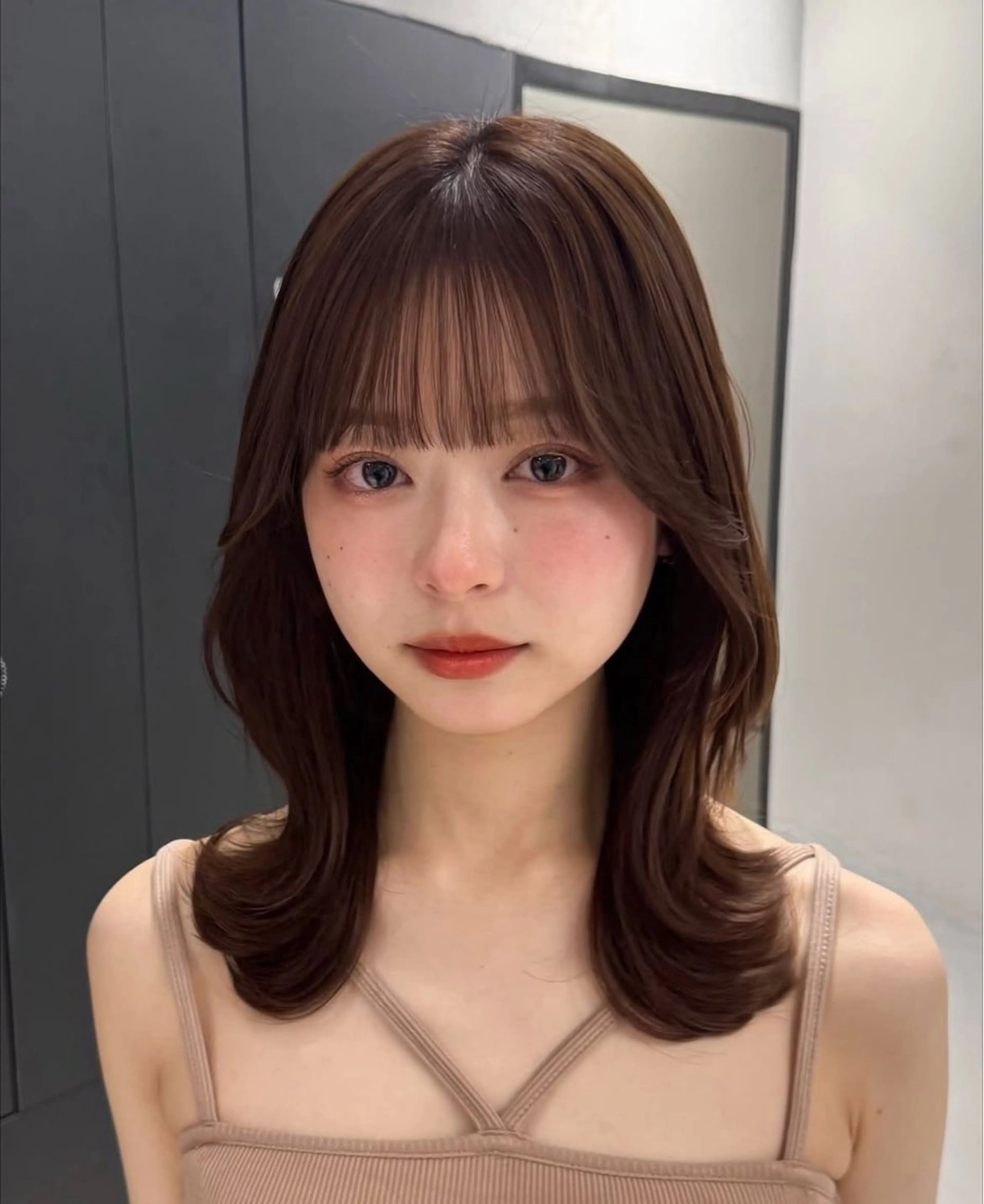 ミディアム aya / カットカラーのヘアスタイル