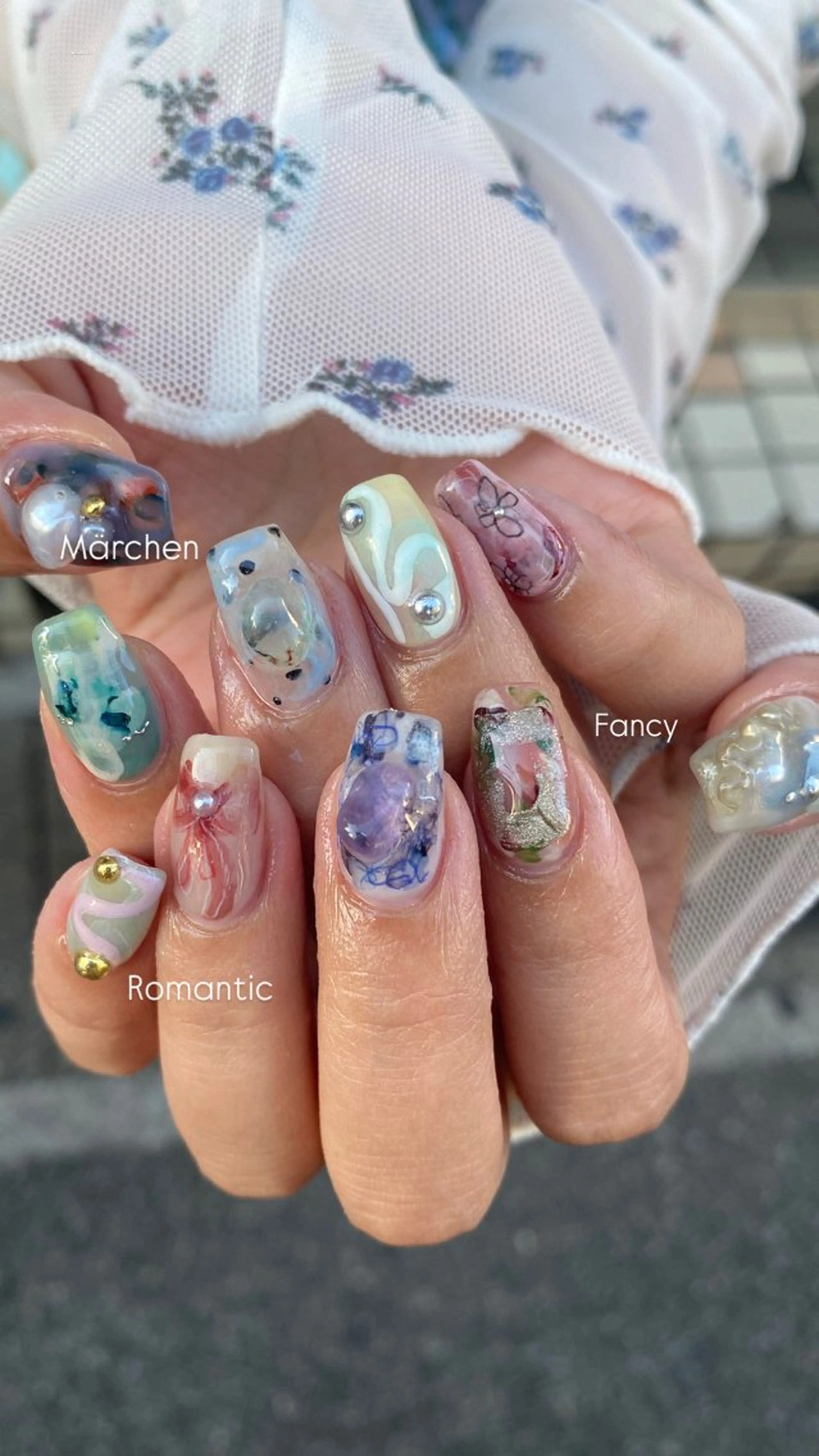 ネイル 成人式 フレンチネイル ジェルネイル ガーリー マグネットネイル ハンドネイル 草加ニュアンスネイル 🌚hersのネイルデザイン