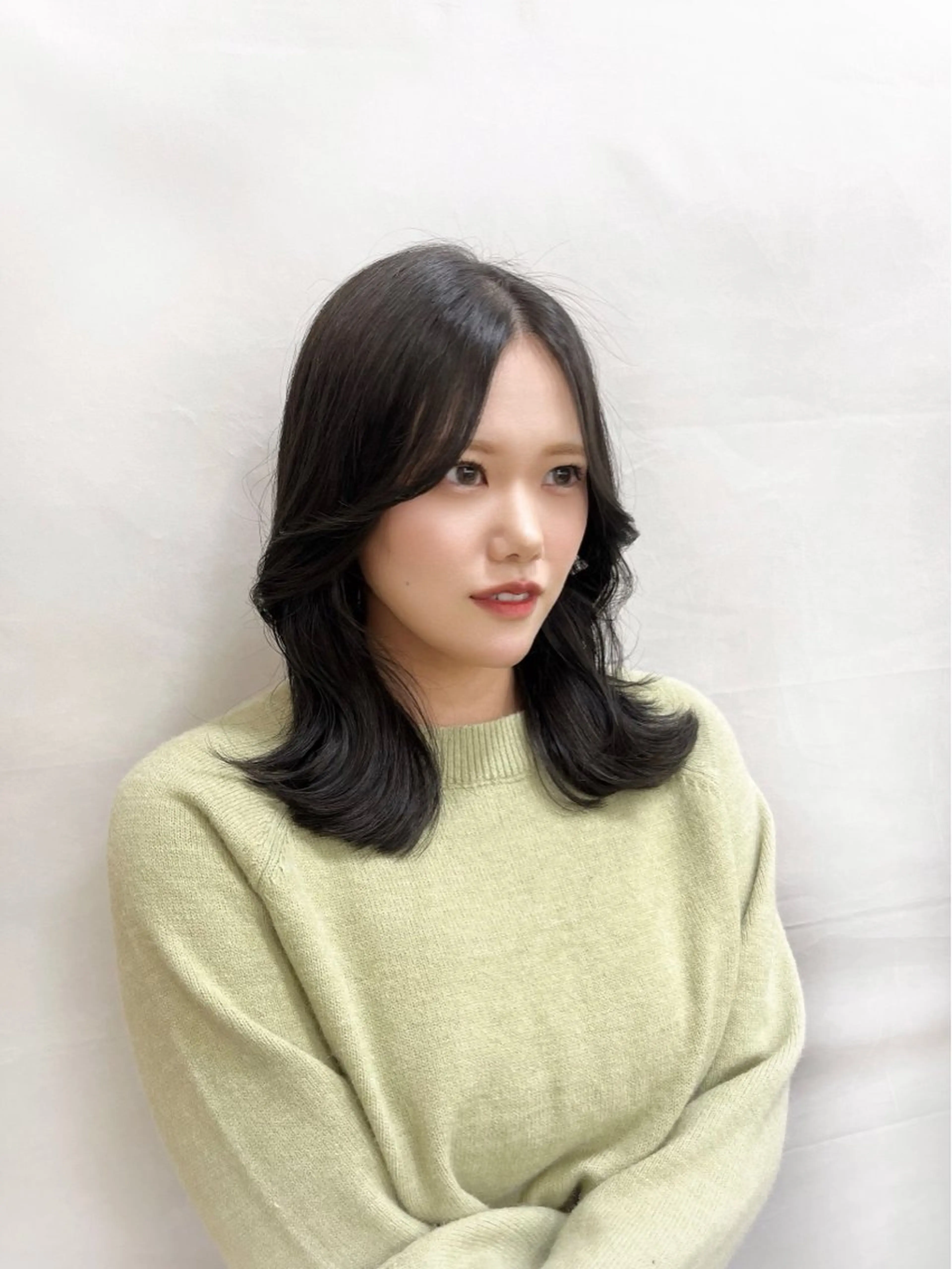 セミロング くびれヘア MITSUKI🤍 モテ髪×韓国レイヤーのヘアスタイル