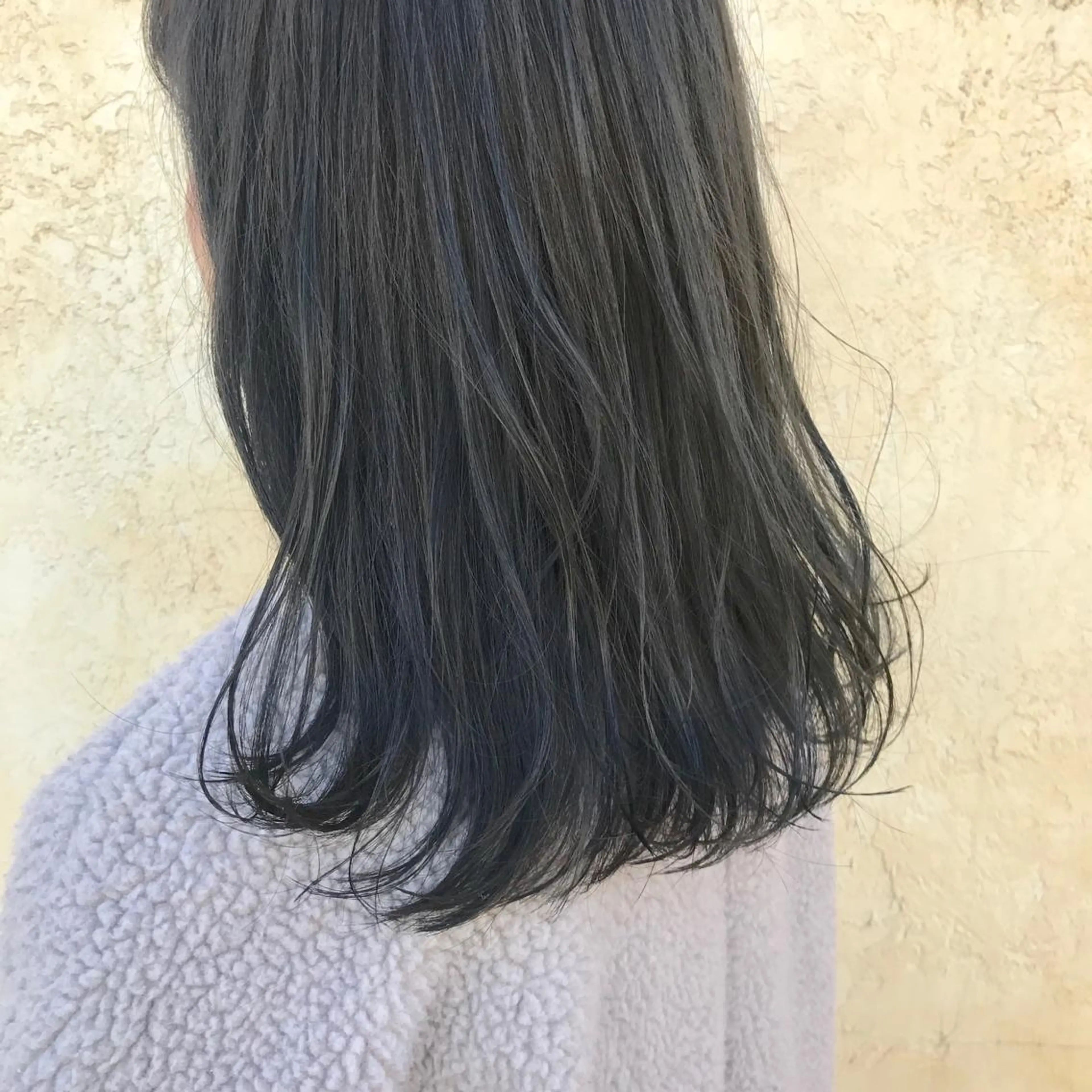 ミディアム カラー ヤスドミ ケイスケのヘアスタイル