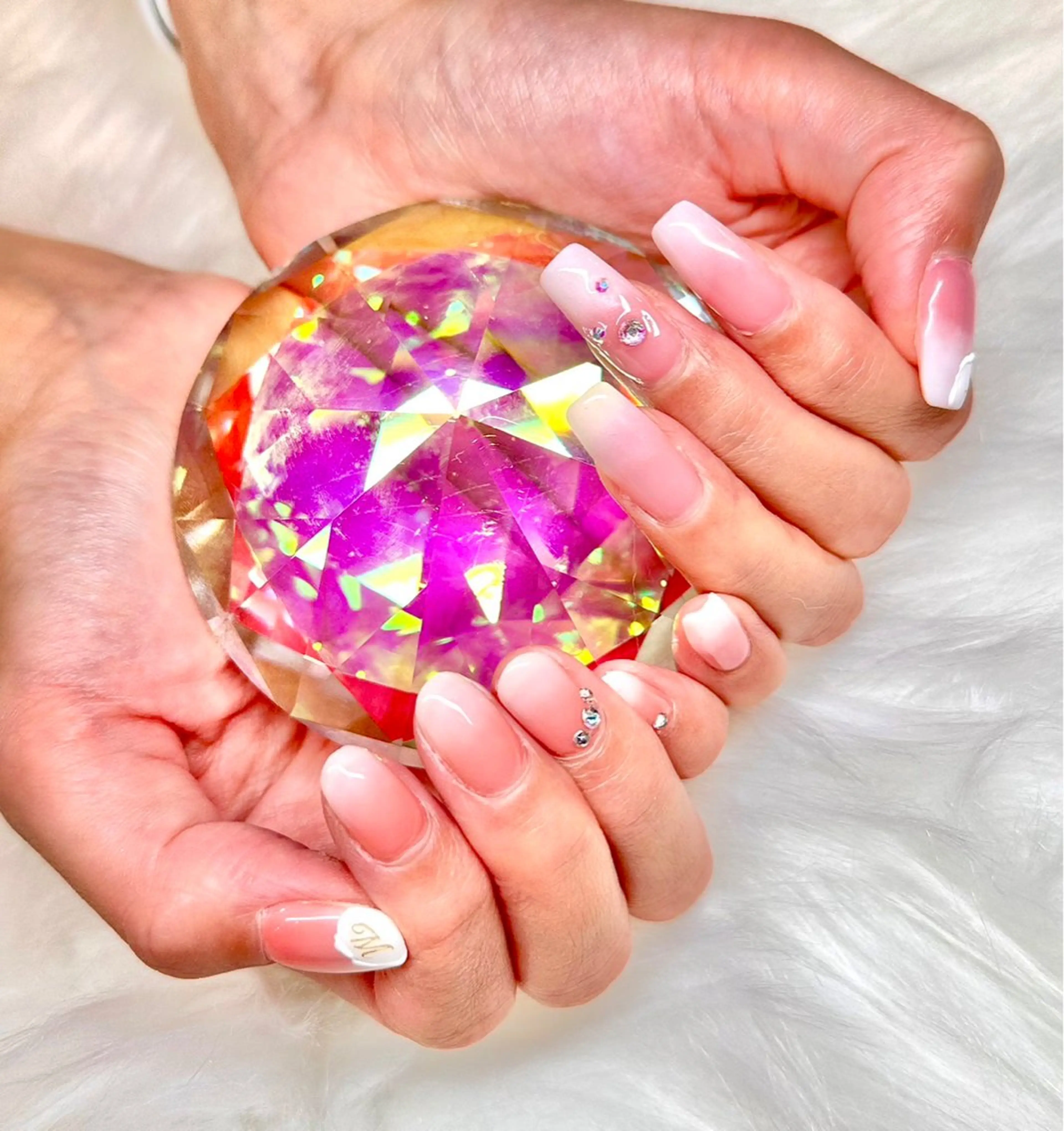 ネイル チークネイル 長さ出し グラデーション m_nail所属・O Mayaのネイルデザイン